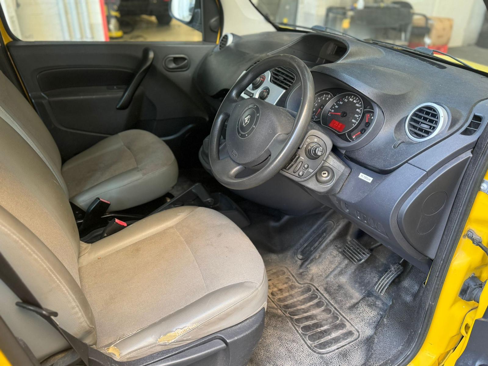 RENAULT Kangoo 1.6 105 Business A-image-6