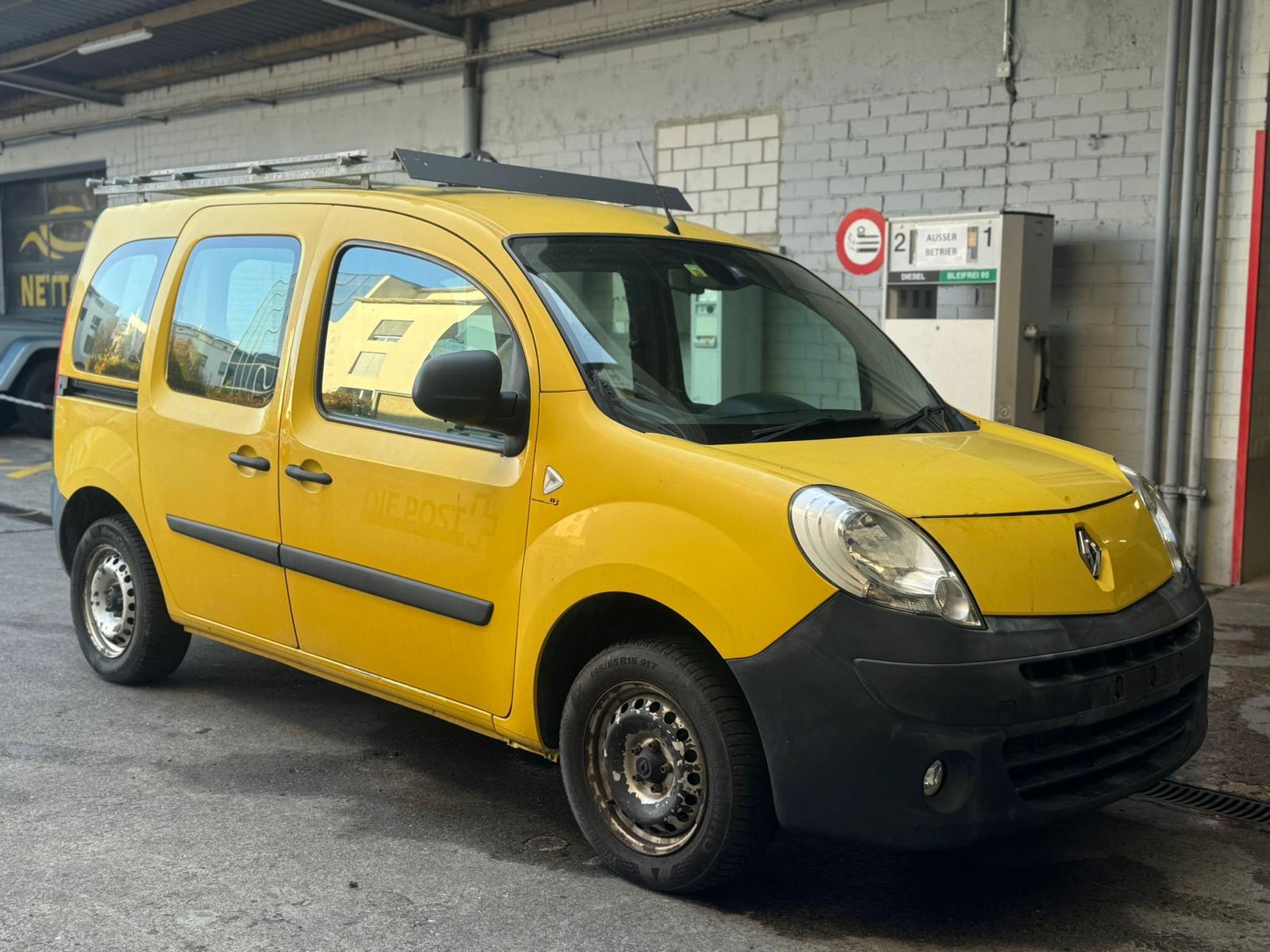 RENAULT Kangoo 1.6 105 Business A-image-1