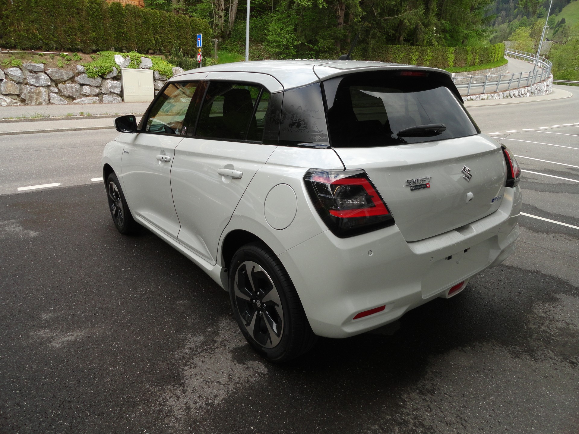 SUZUKI Swift 1.2 Tradizio Top Hybrid 4x4-image-3