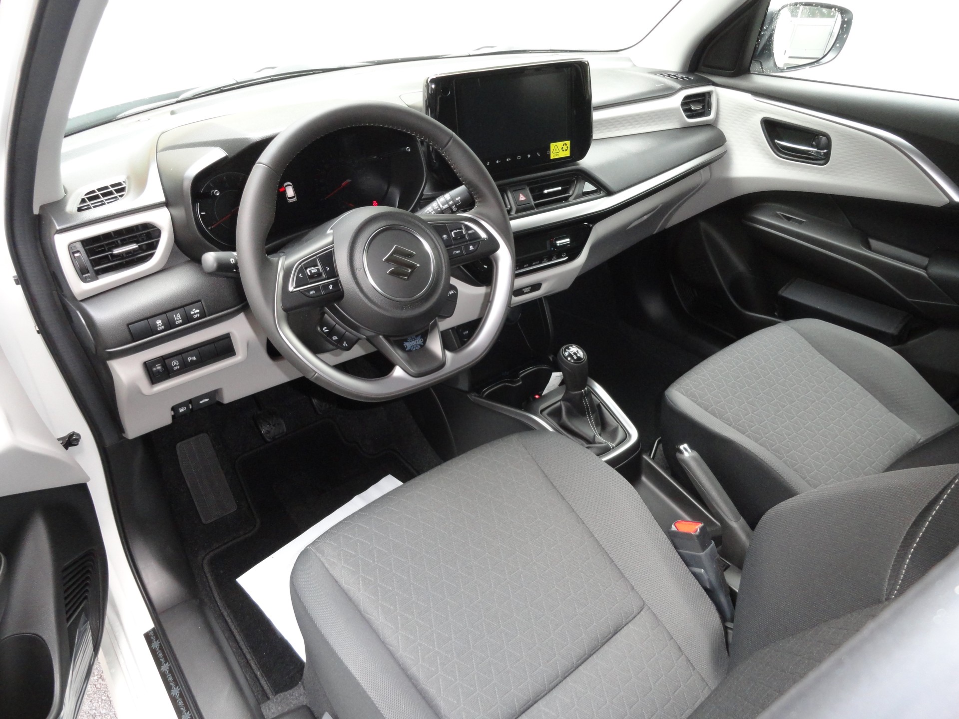 SUZUKI Swift 1.2 Tradizio Top Hybrid 4x4-image-4