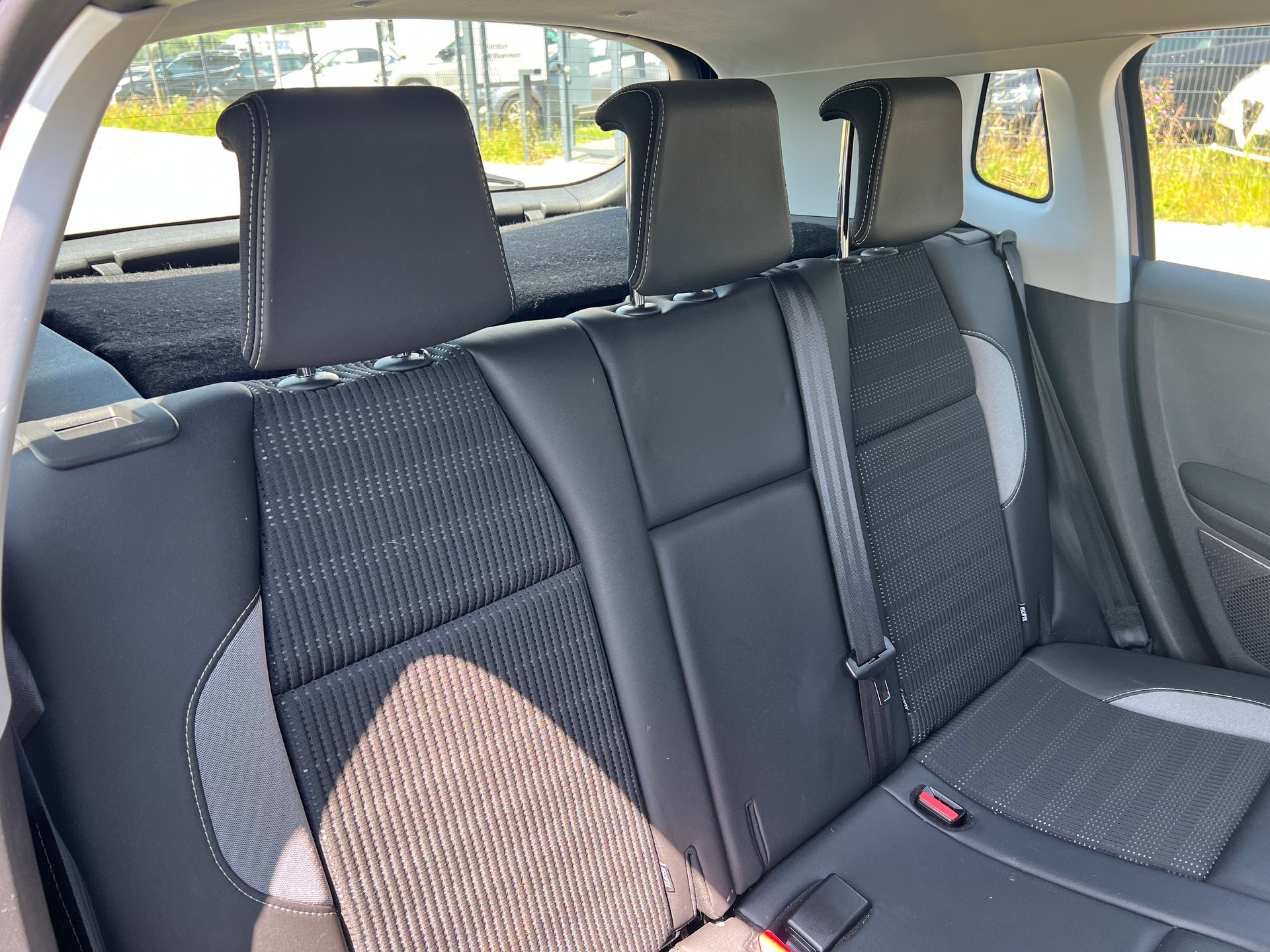 PEUGEOT 2008 1.2 PureTech Allure-image-23