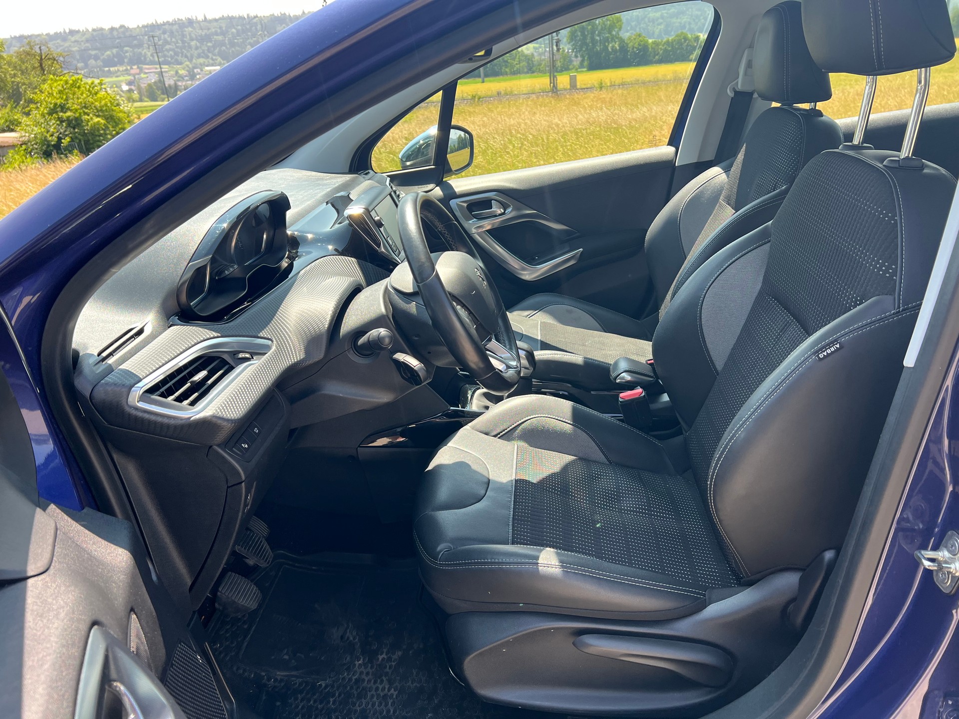 PEUGEOT 2008 1.2 PureTech Allure-image-20