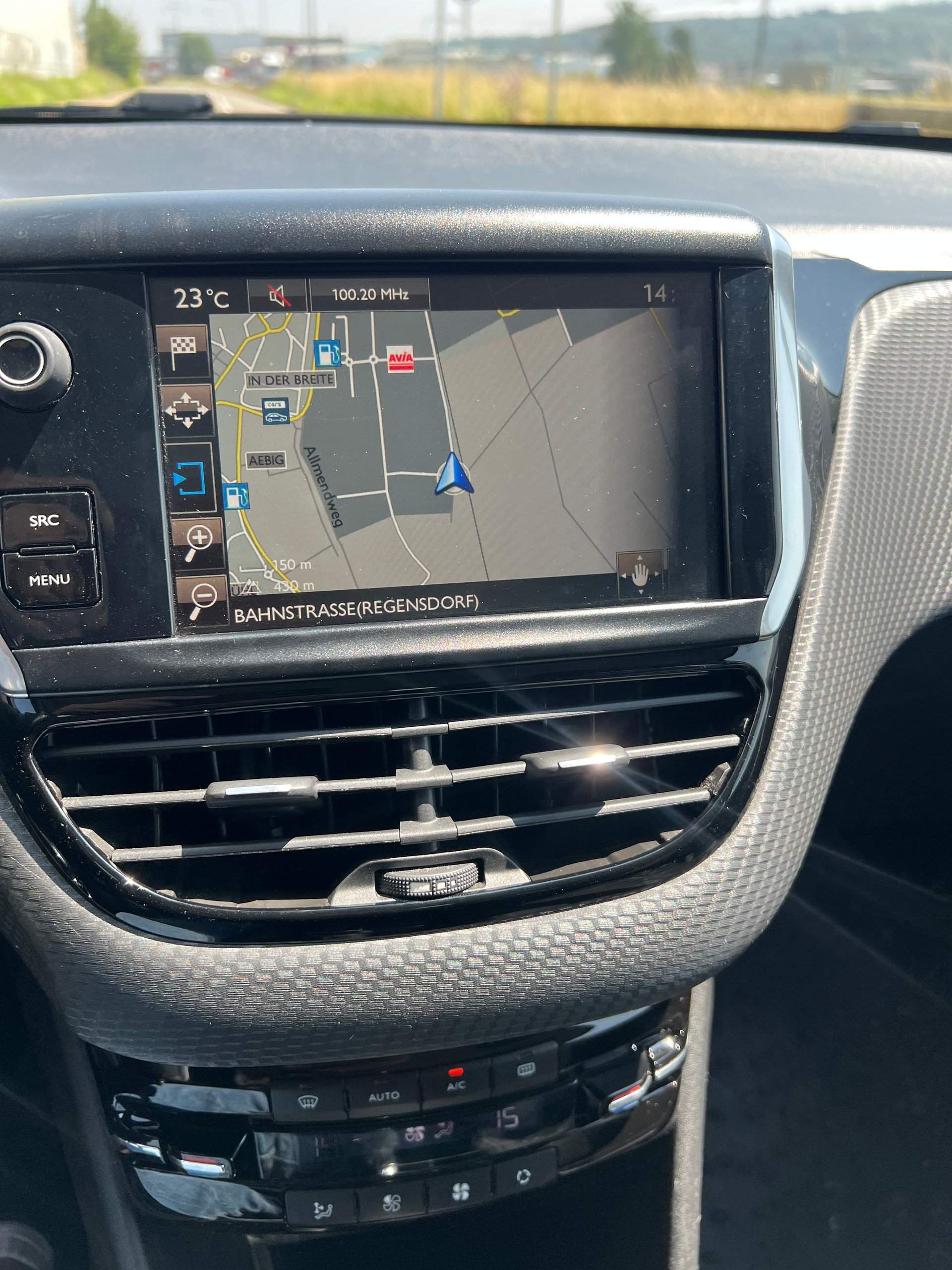 PEUGEOT 2008 1.2 PureTech Allure-image-19