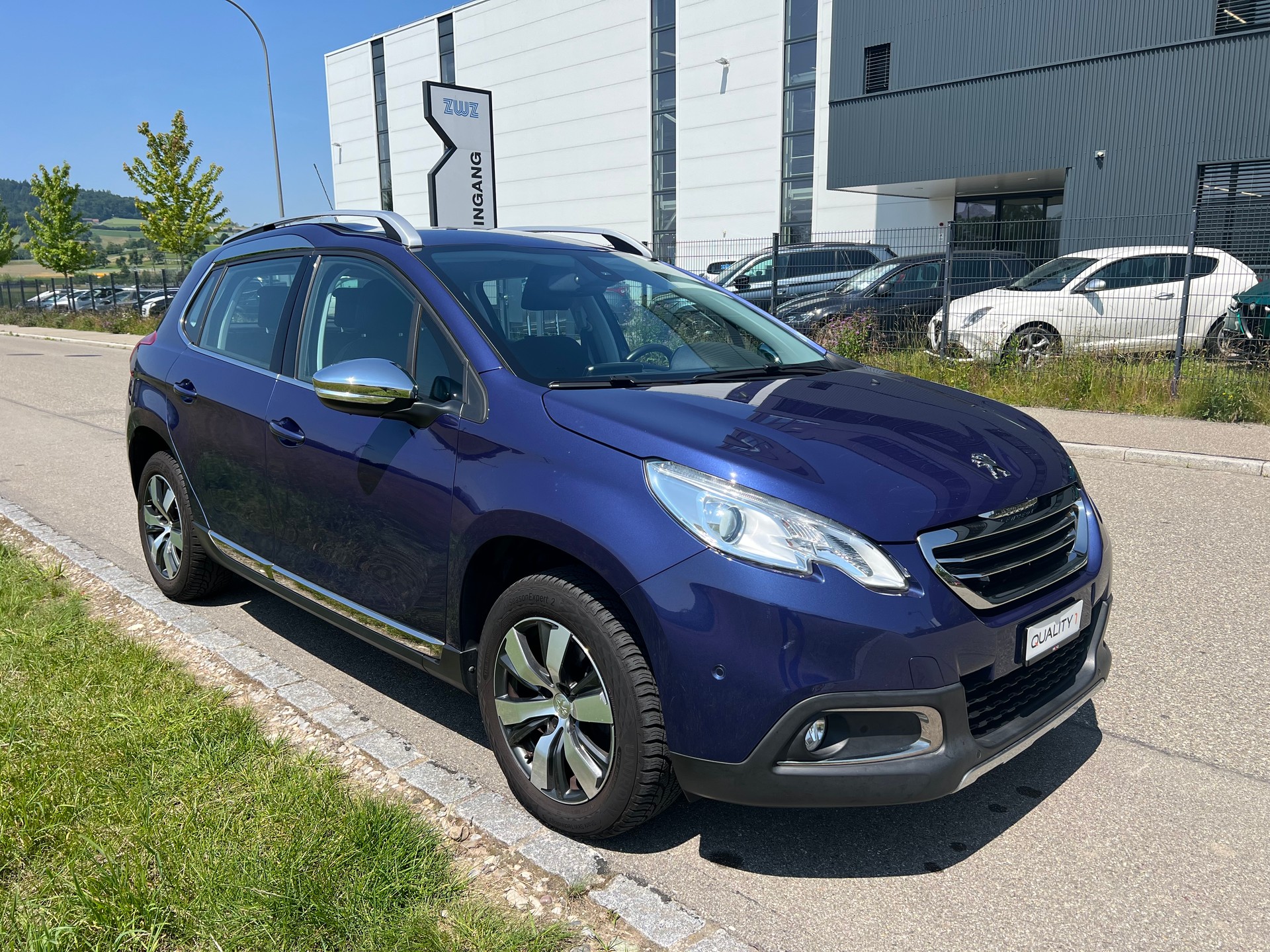 PEUGEOT 2008 1.2 PureTech Allure-image-0