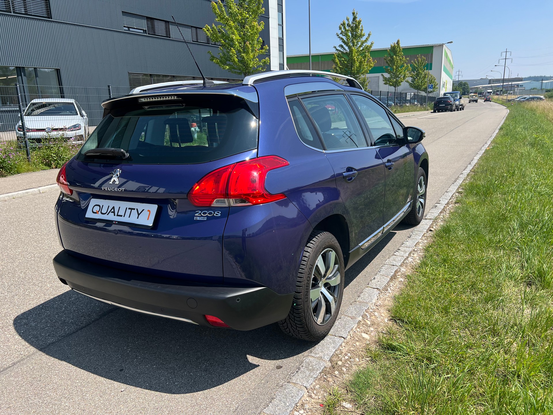 PEUGEOT 2008 1.2 PureTech Allure-image-10