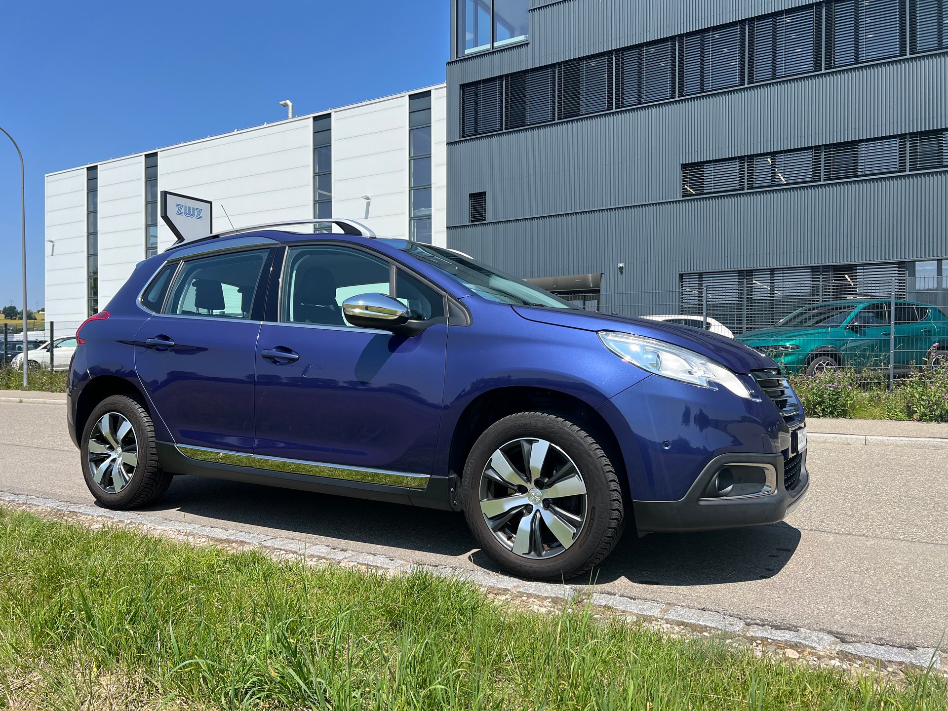 PEUGEOT 2008 1.2 PureTech Allure-image-7