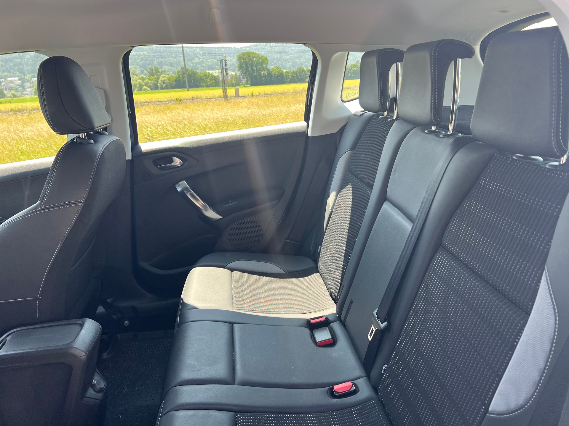 PEUGEOT 2008 1.2 PureTech Allure-image-22