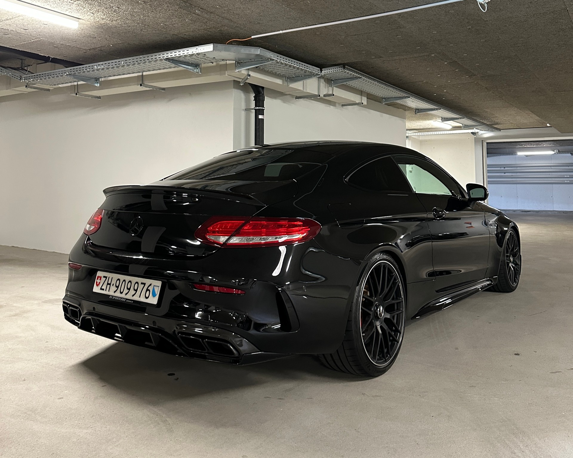 MERCEDES-BENZ C 63 S AMG Edition 1 Speedshift-image-2