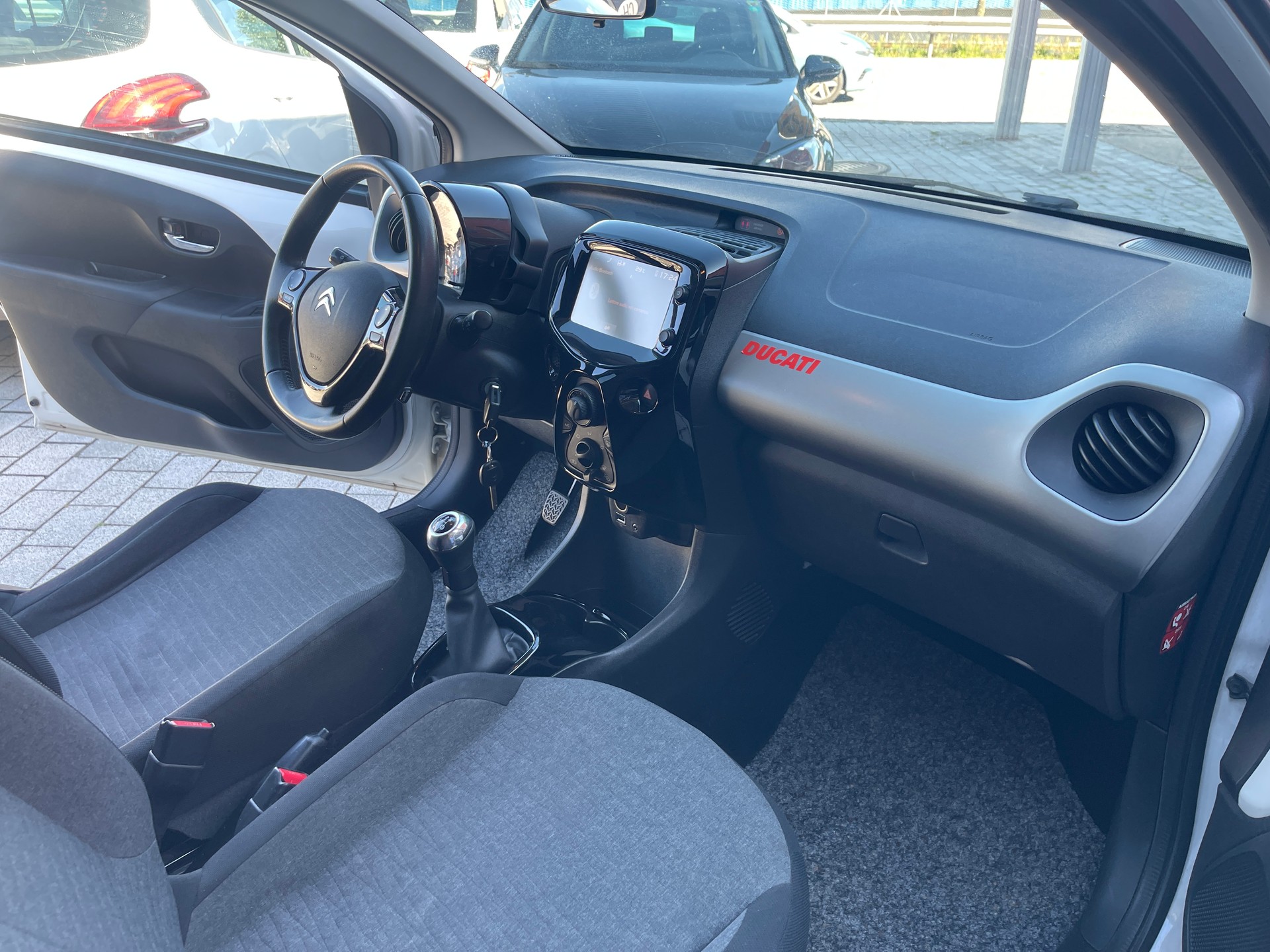 CITROEN C1 1.2 VTi Swiss&Me-image-7