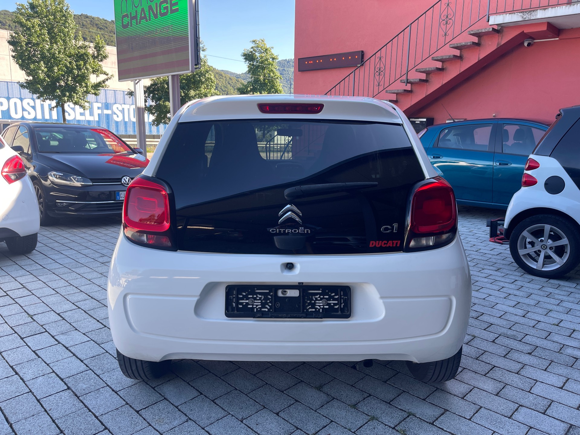 CITROEN C1 1.2 VTi Swiss&Me-image-2