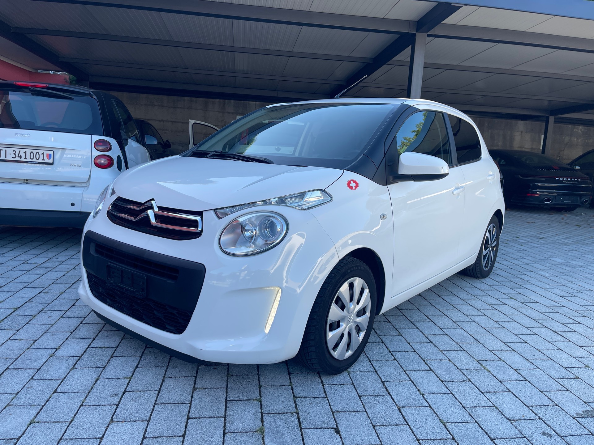 CITROEN C1 1.2 VTi Swiss&Me-image-4