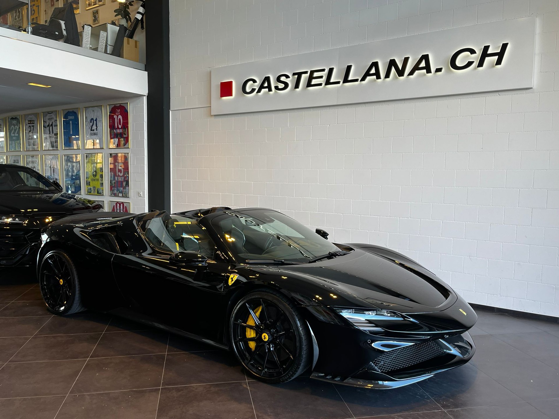 FERRARI SF90 Spider-image-0