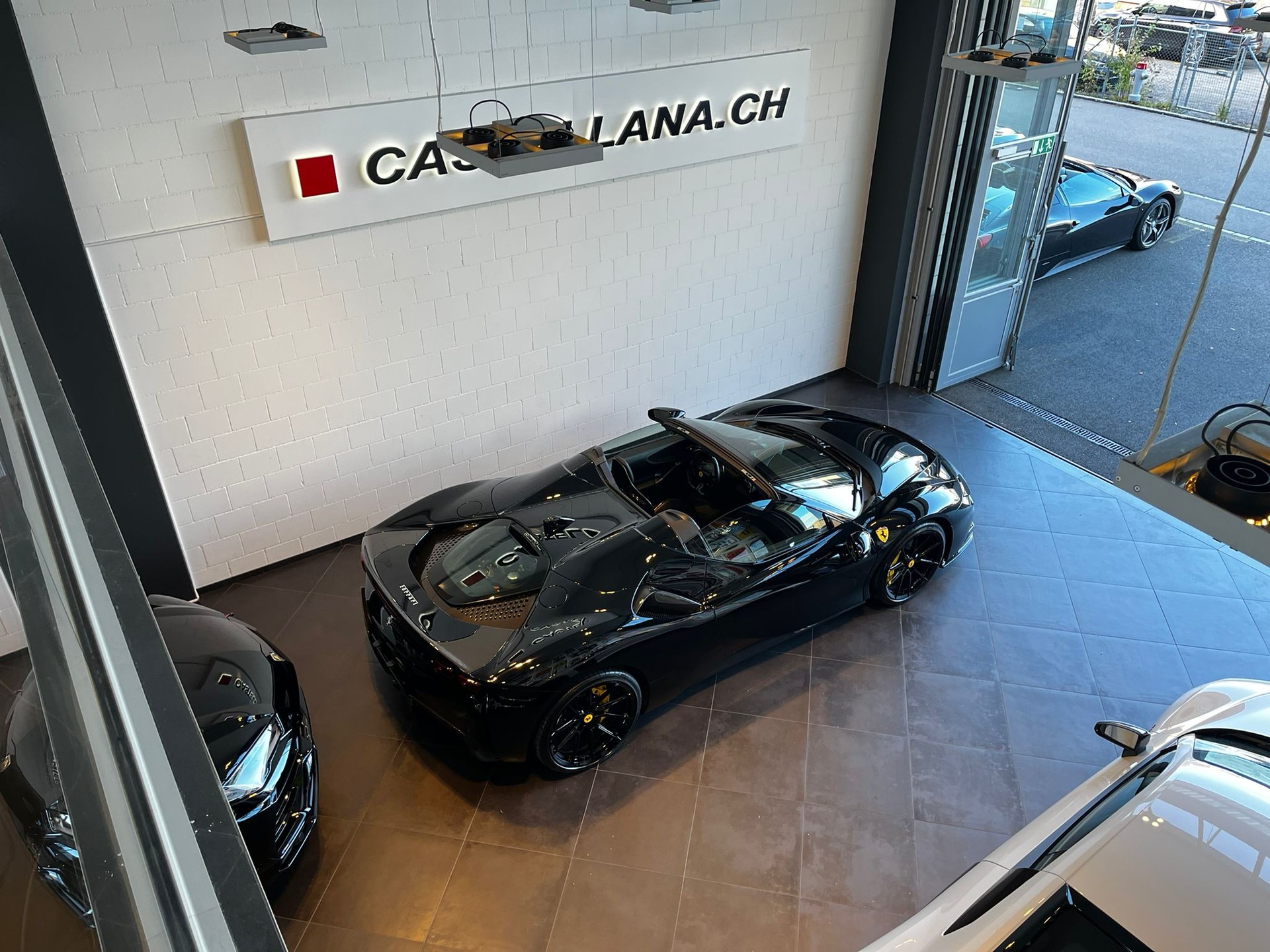 FERRARI SF90 Spider-image-9