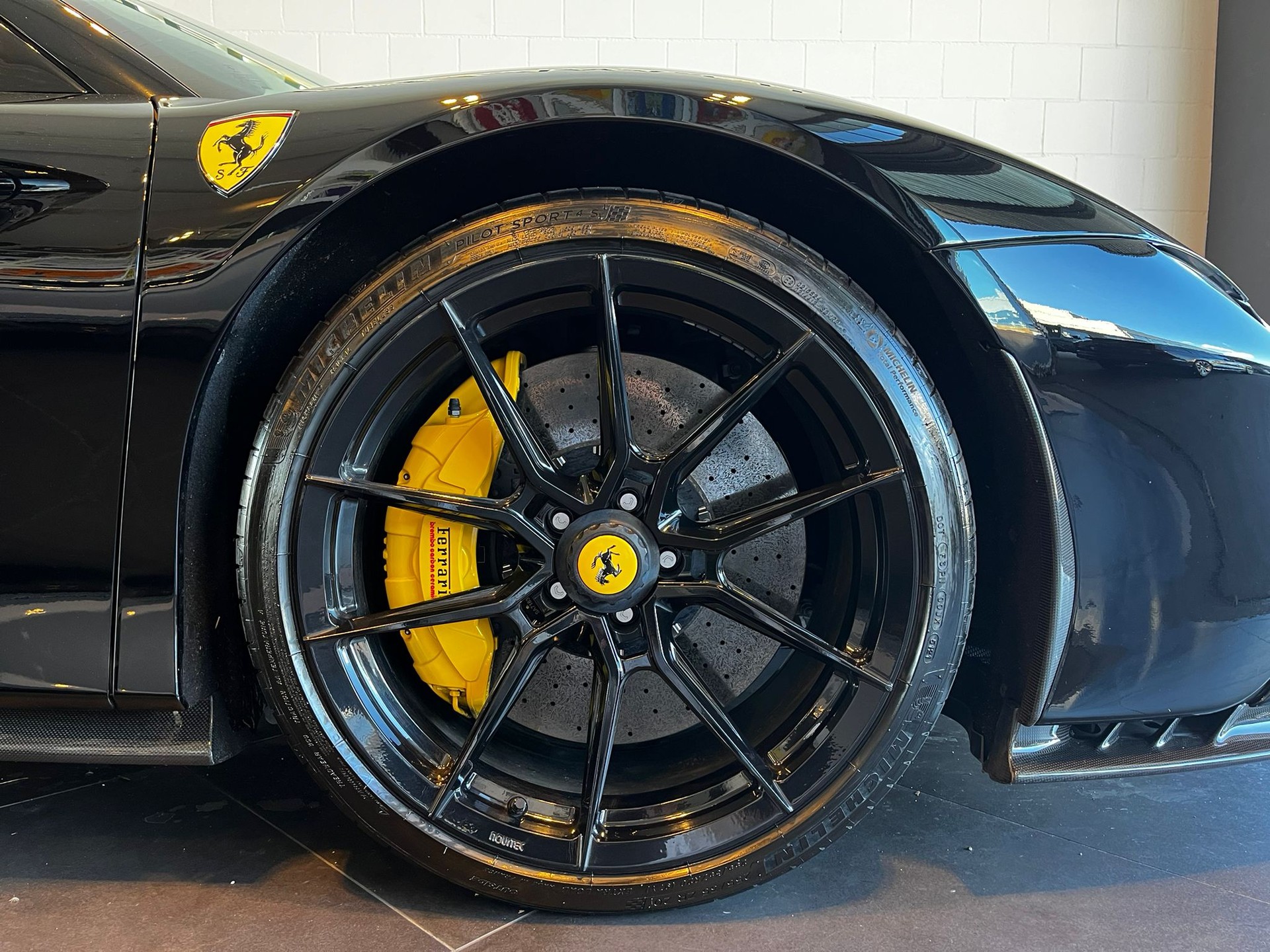 FERRARI SF90 Spider-image-13