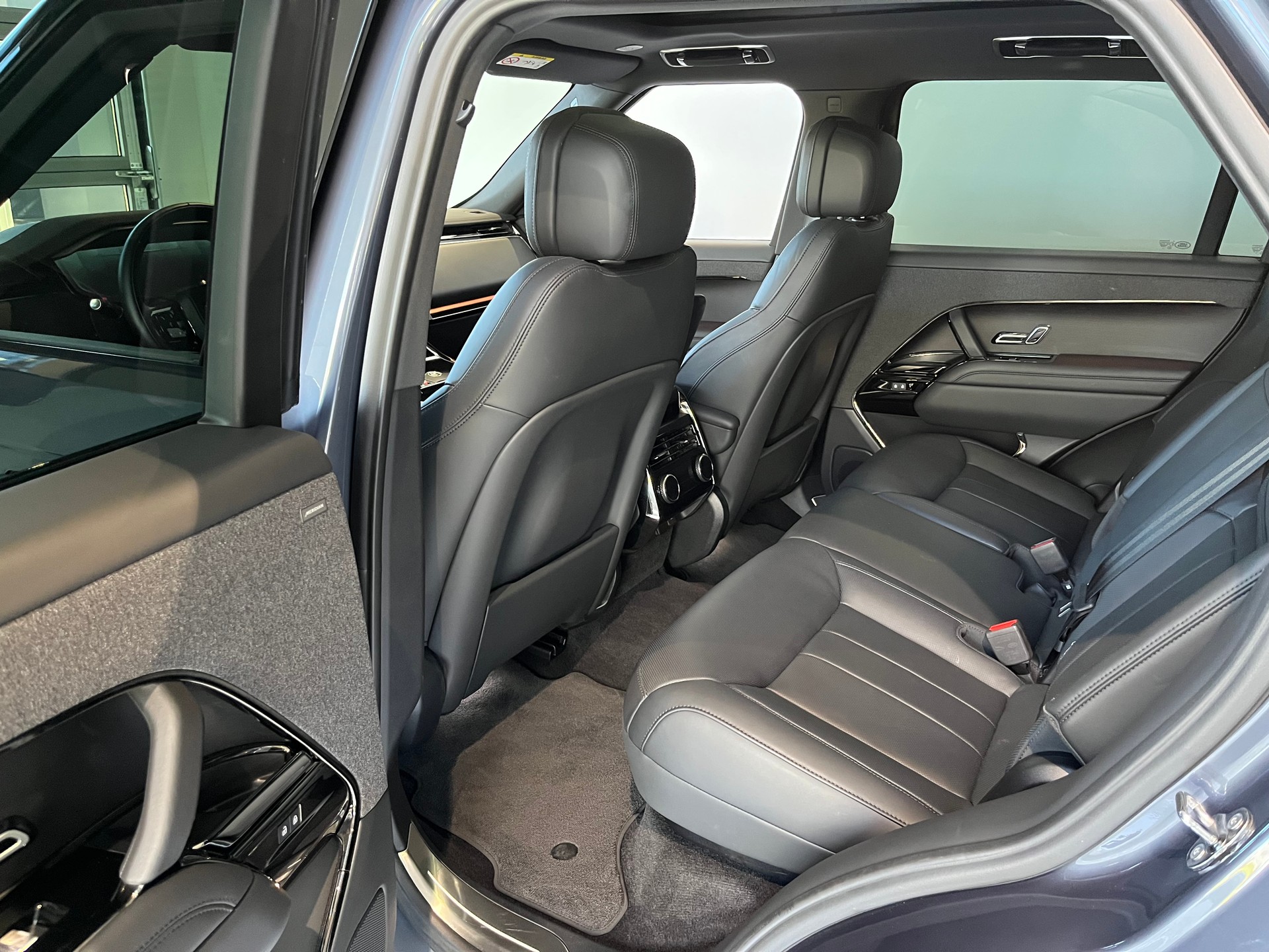 LAND ROVER Range Rover Sport D300 3.0 TD6 MHEV Dynamic SE Automatic-image-5