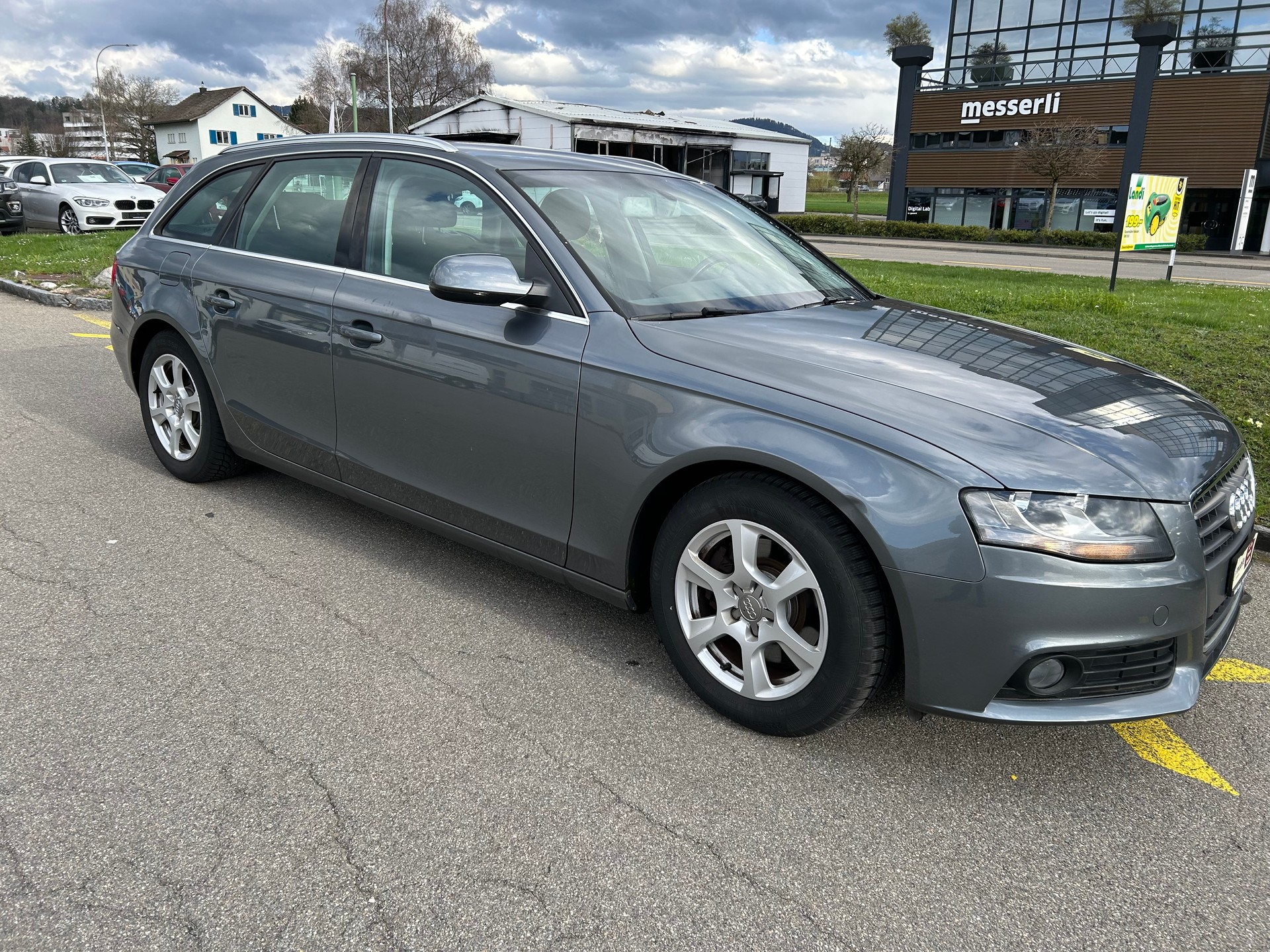 AUDI A4 Avant 2.0 TDIe-image-2