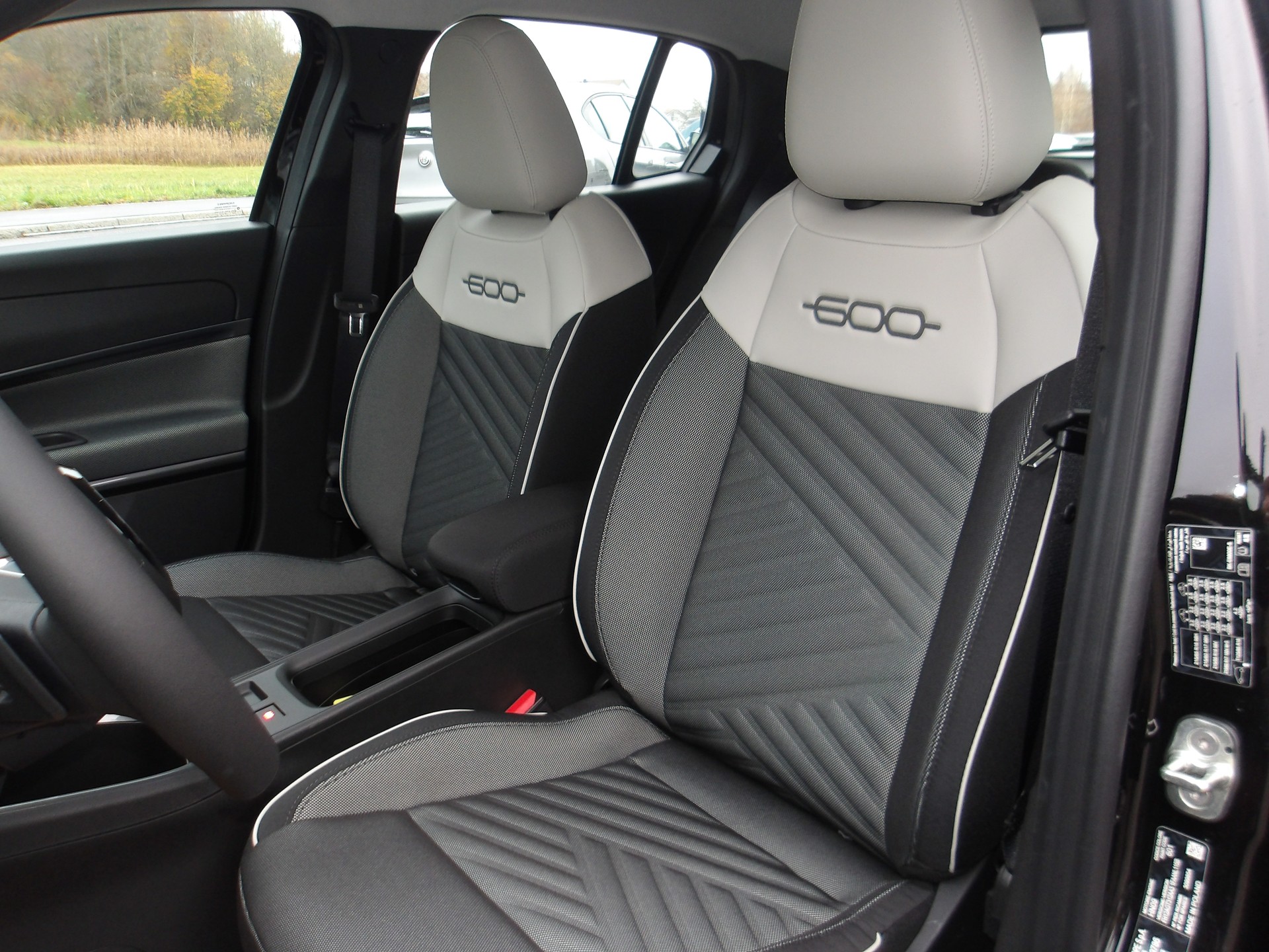 FIAT 600 1.2 Hybr. Swis Edition-image-8
