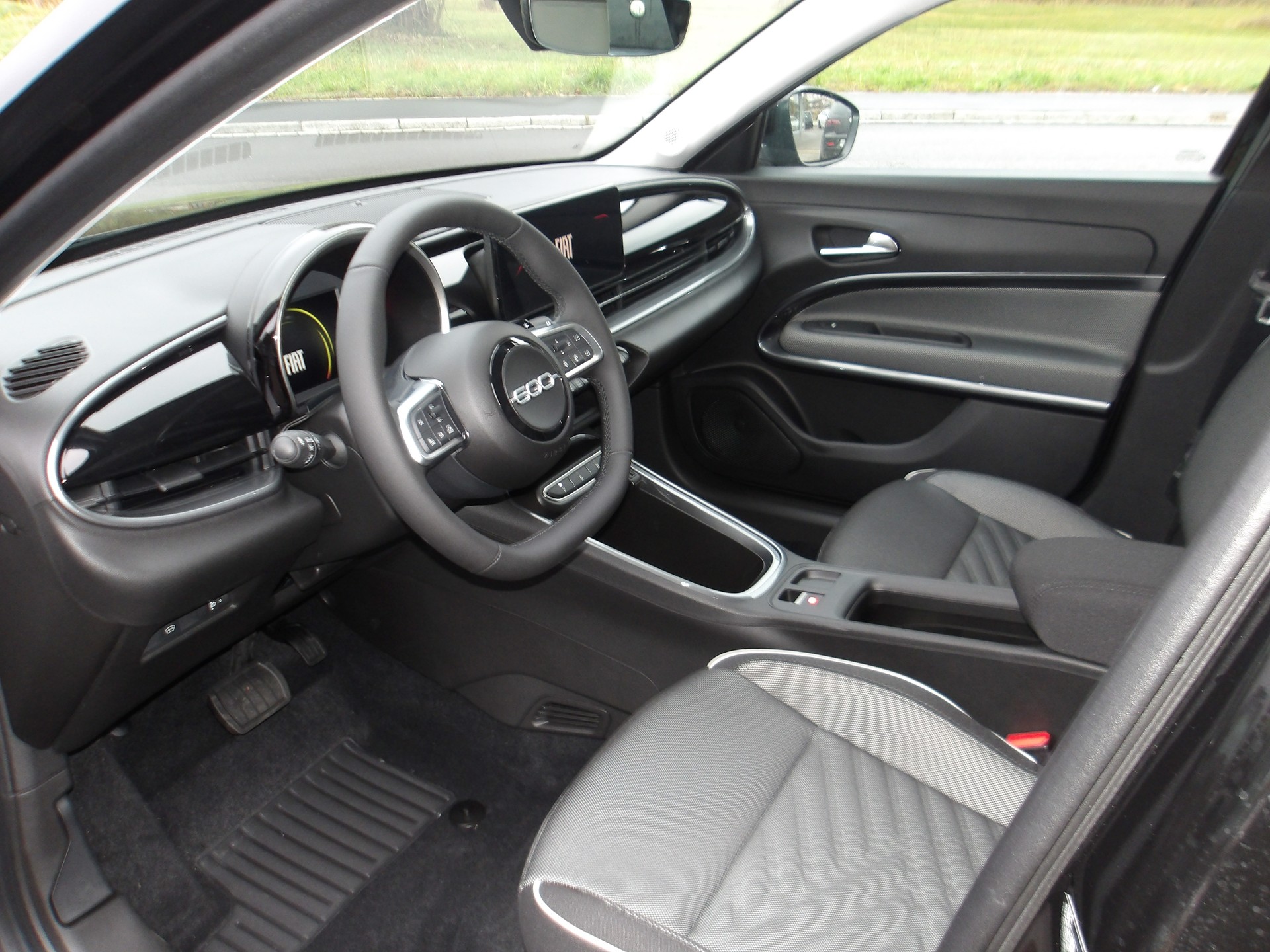 FIAT 600 1.2 Hybr. Swis Edition-image-9
