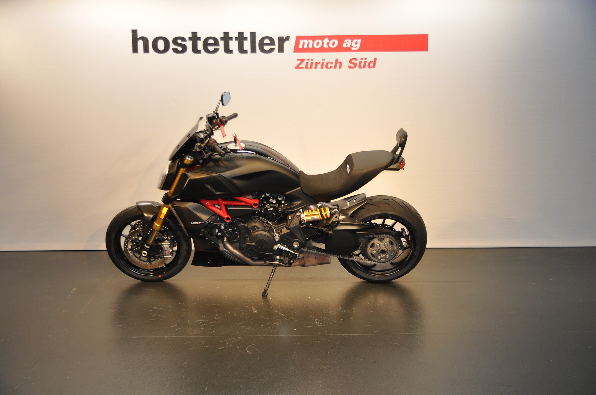 DUCATI 1260 Diavel S-showroom-element-3
