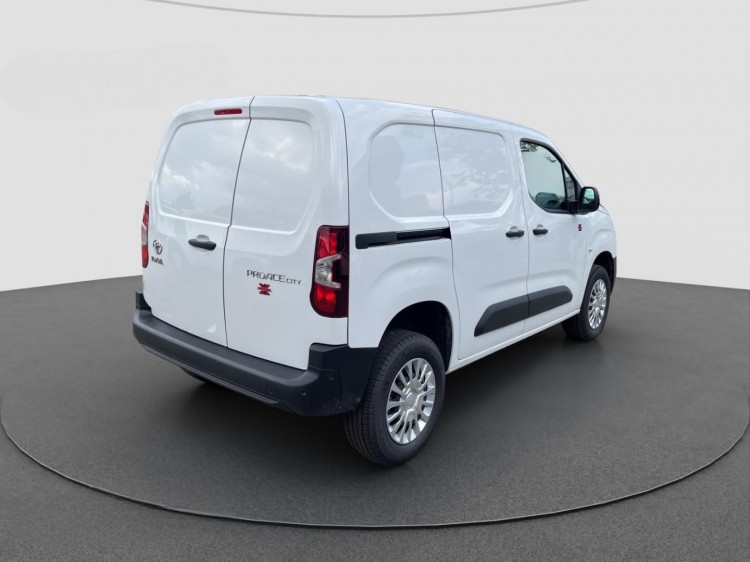 TOYOTA Proace City Van 1.5D Active Medium 4x4-image-1