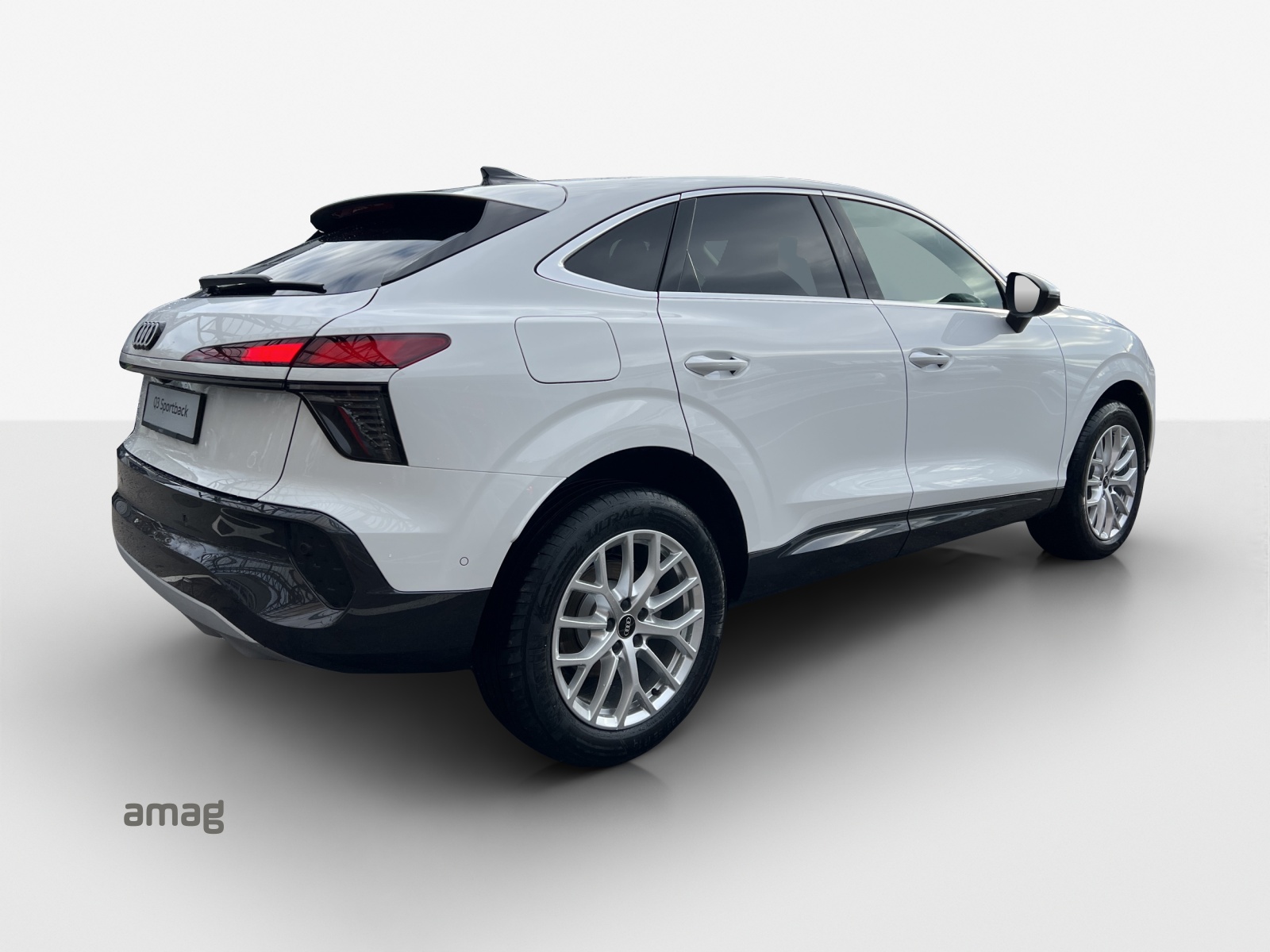 AUDI Q3 Sportback 110 kW TFSI S tronic-image-4