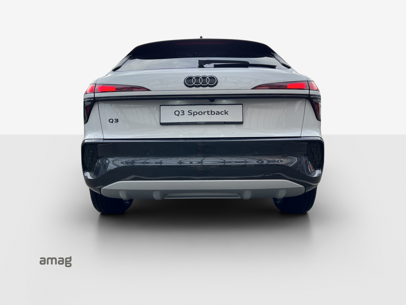 AUDI Q3 Sportback 110 kW TFSI S tronic-image-3