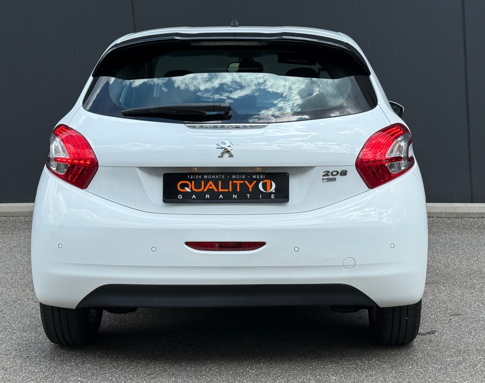 PEUGEOT 208 1.4 e-HDi Active EGS5-image-2