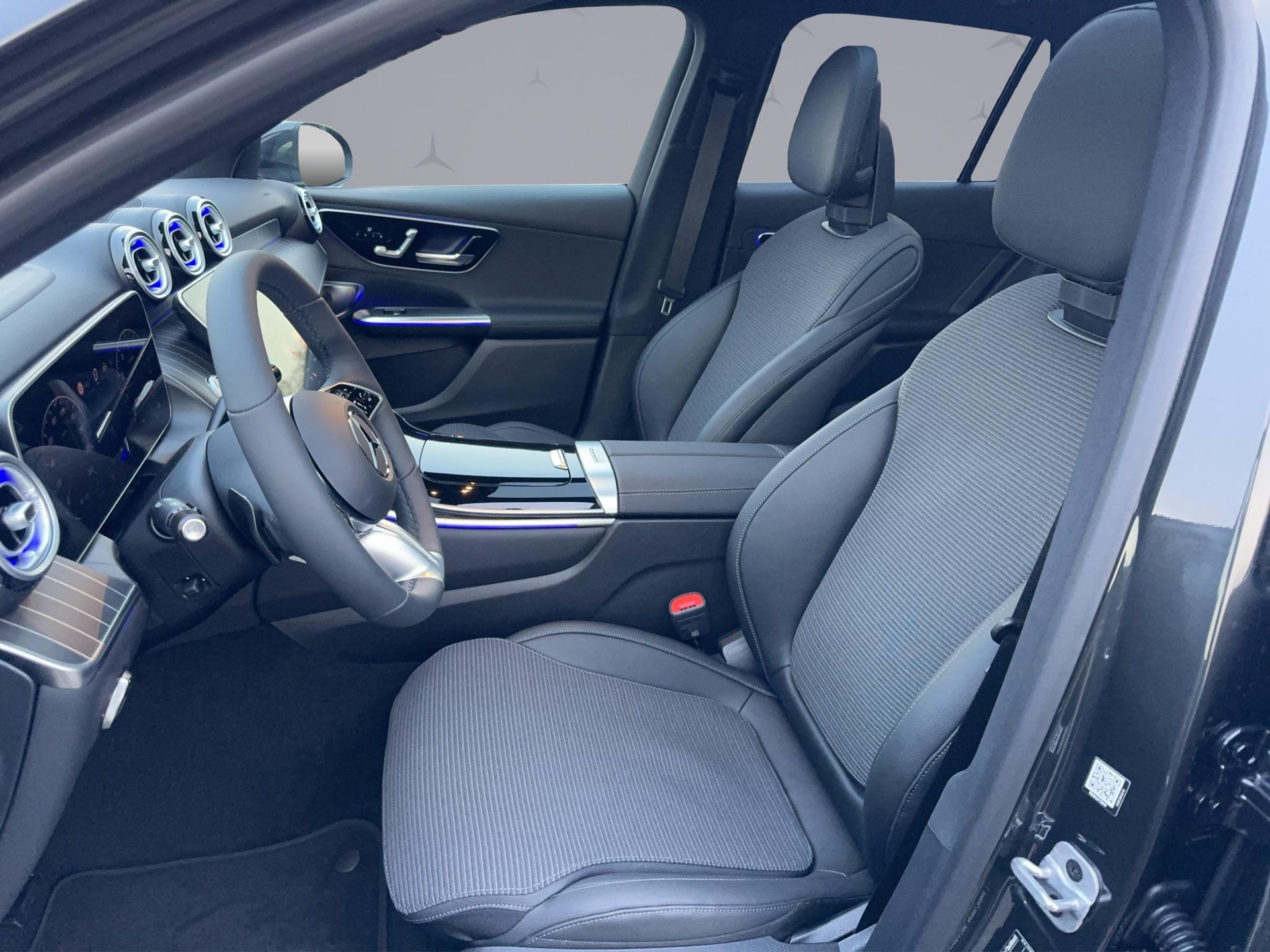 MERCEDES-BENZ GLC 300 Avantgarde 4matic-image-8