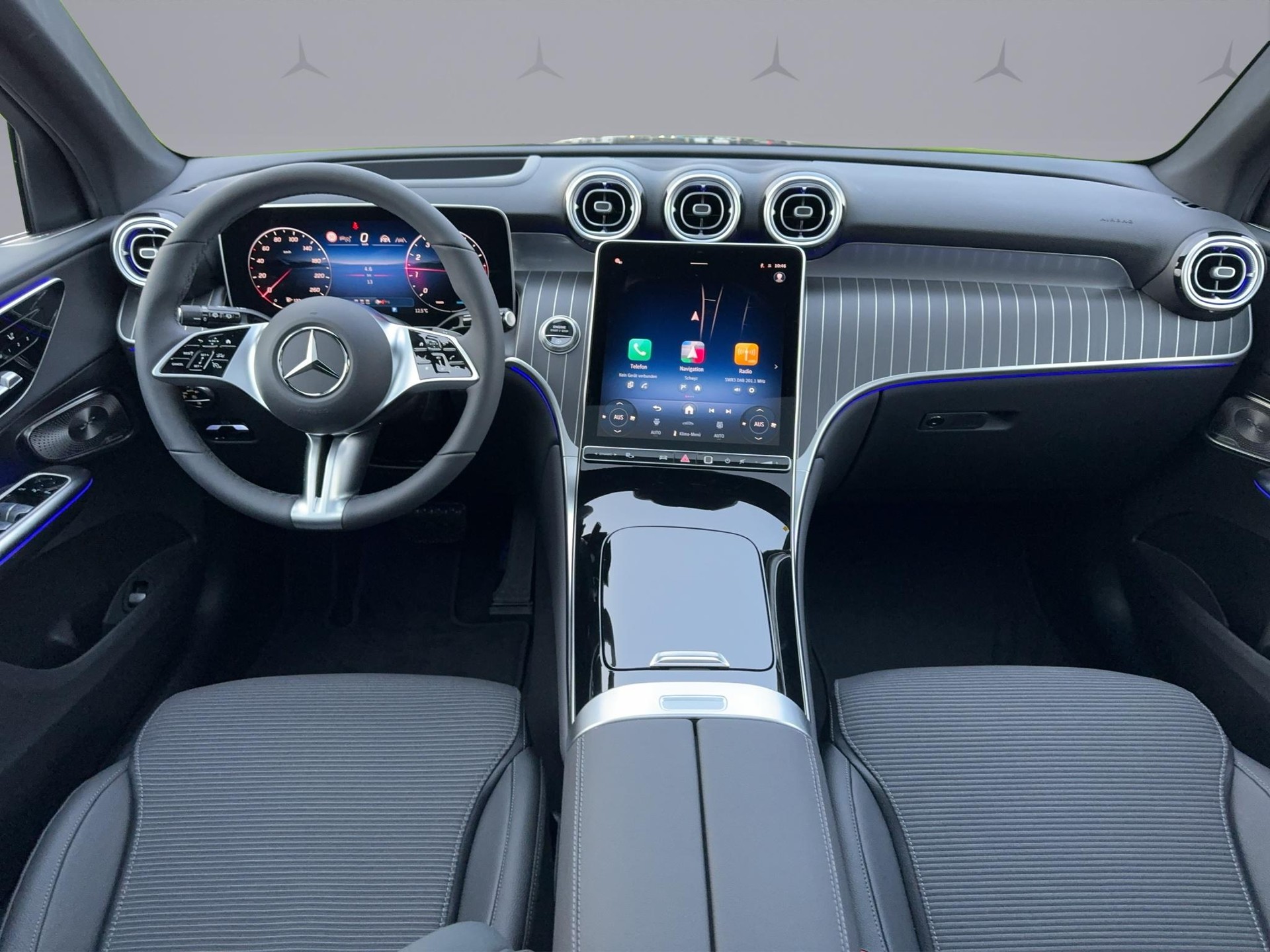 MERCEDES-BENZ GLC 300 Avantgarde 4matic-image-12