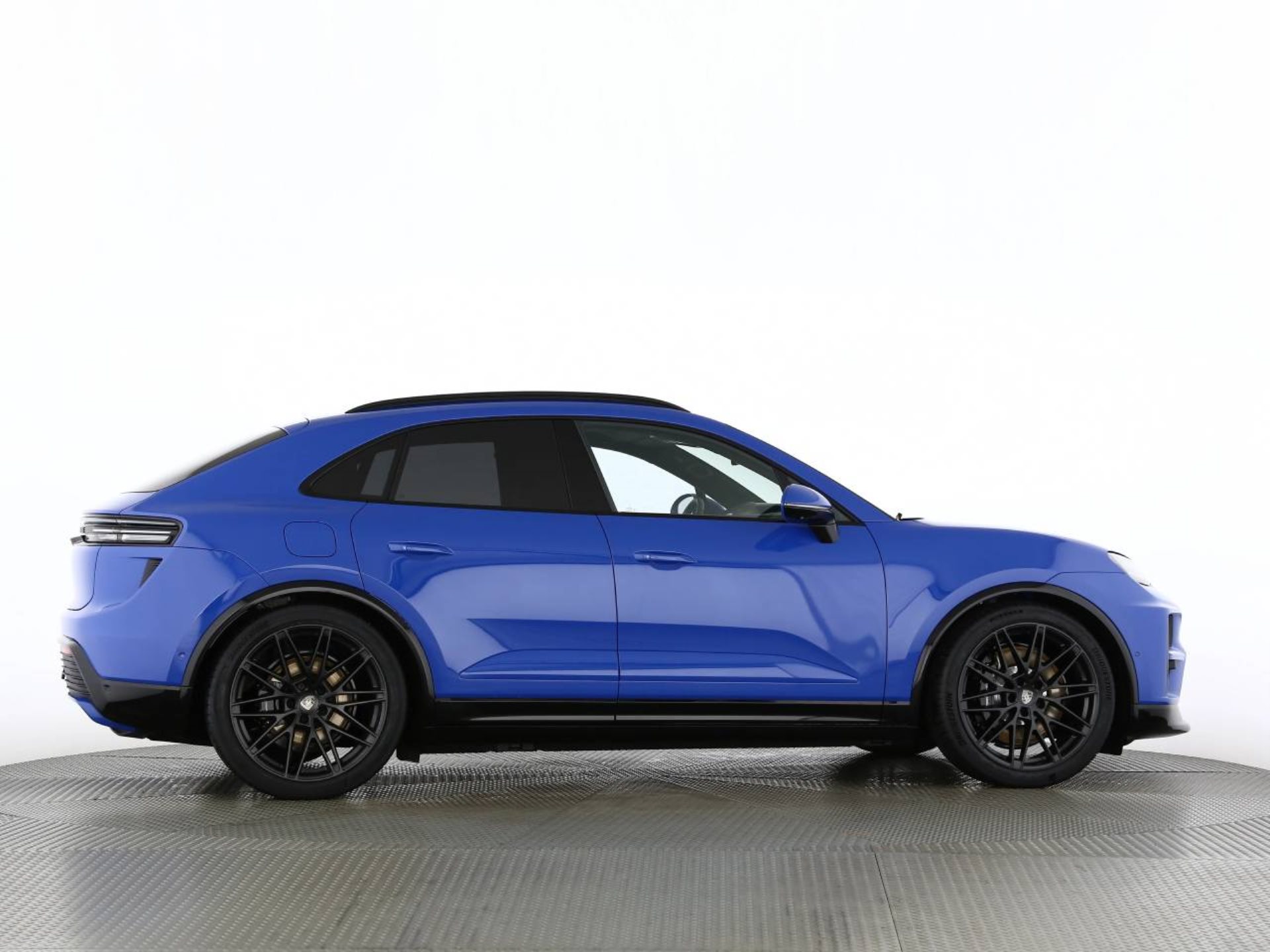 PORSCHE Macan Turbo-image-25