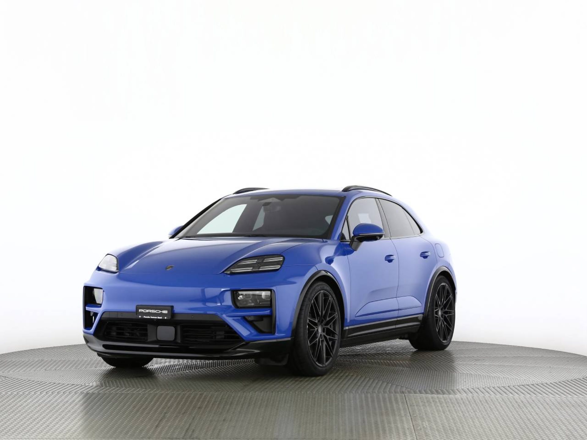 PORSCHE Macan Turbo-image-10