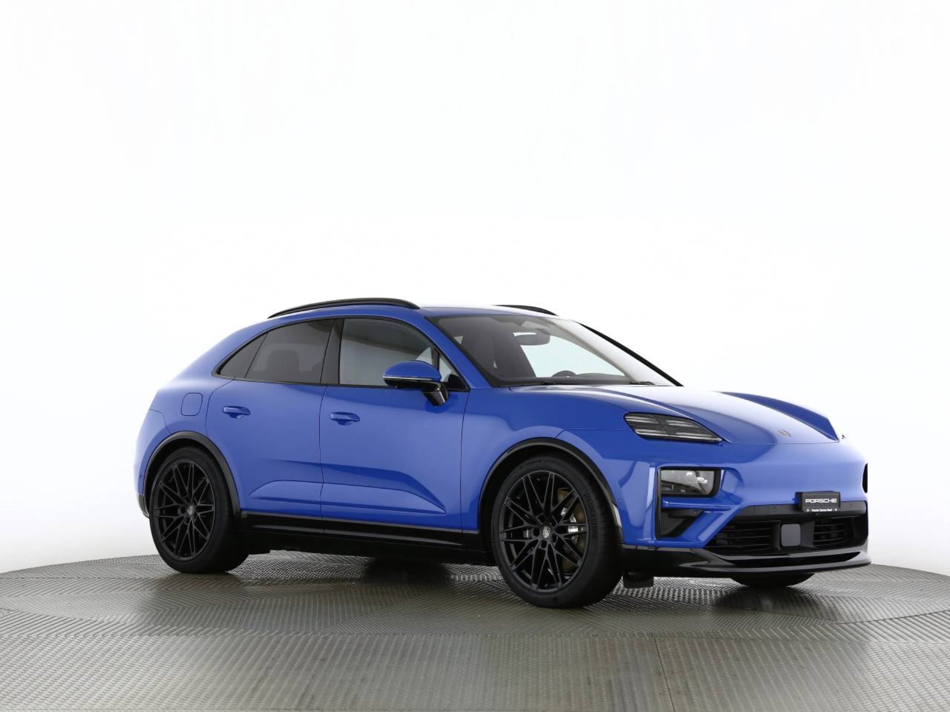 PORSCHE Macan Turbo-image-29