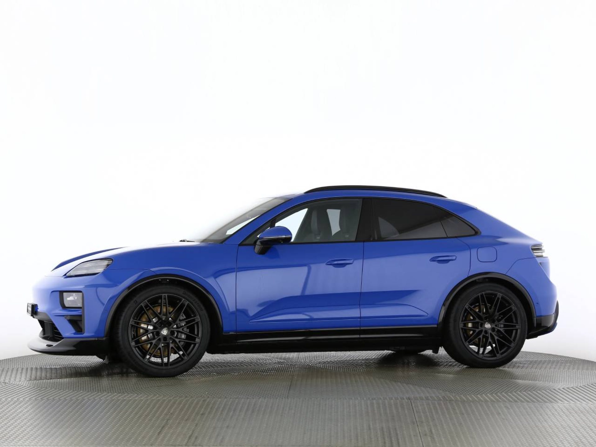 PORSCHE Macan Turbo-image-8