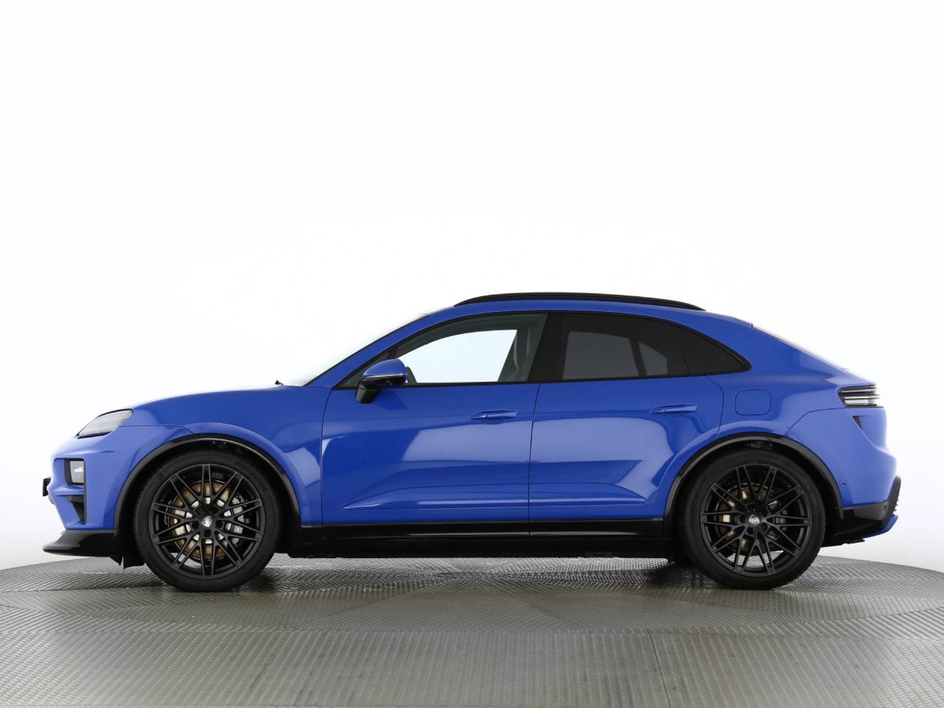 PORSCHE Macan Turbo-image-13