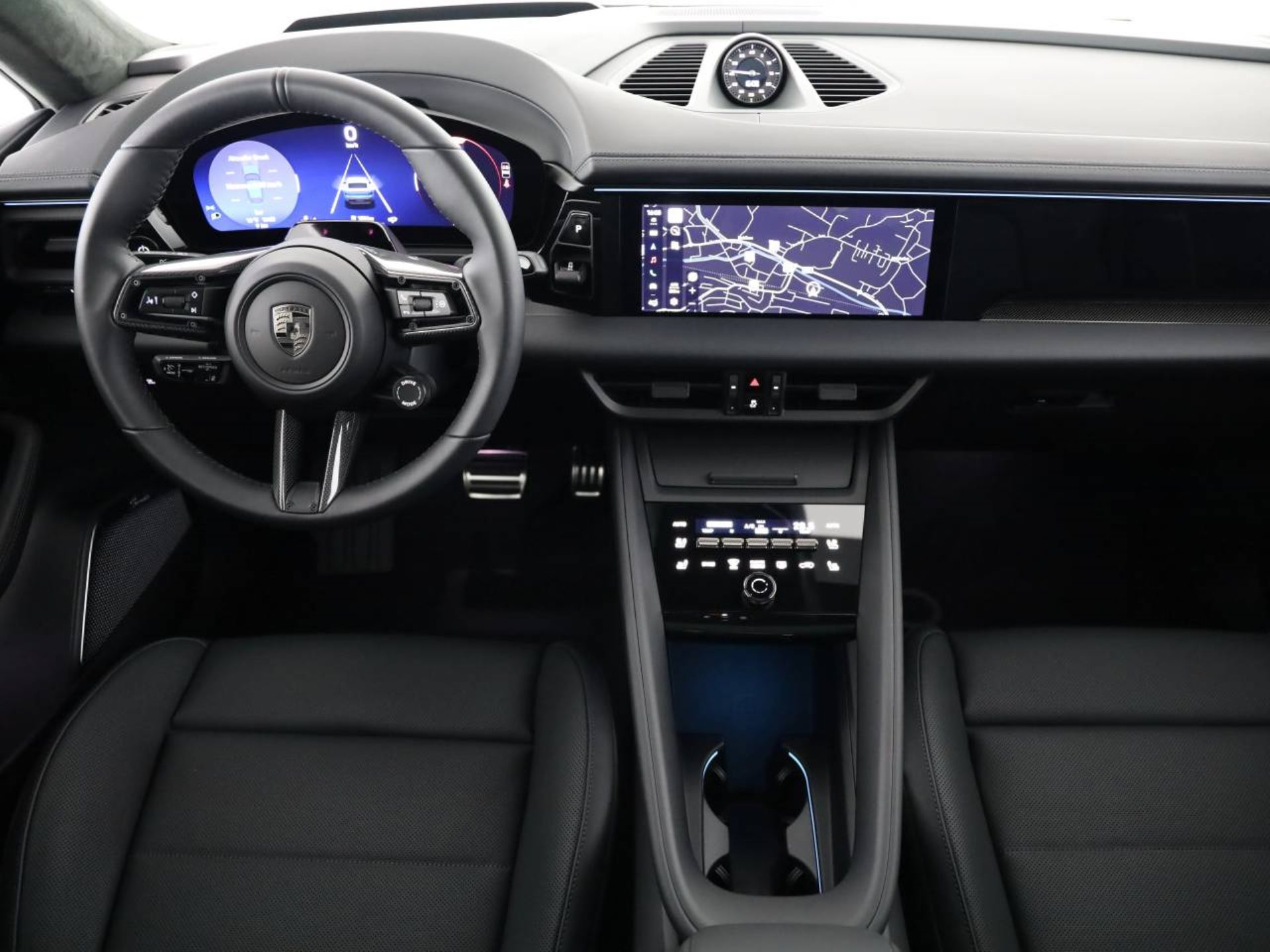 PORSCHE Macan Turbo-image-31