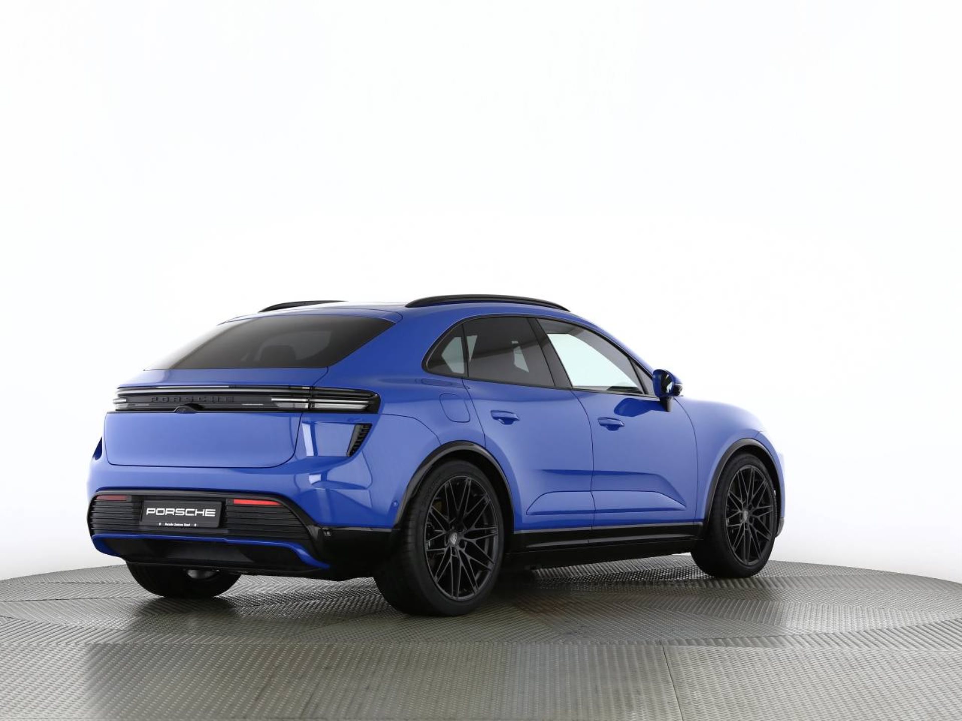 PORSCHE Macan Turbo-image-20