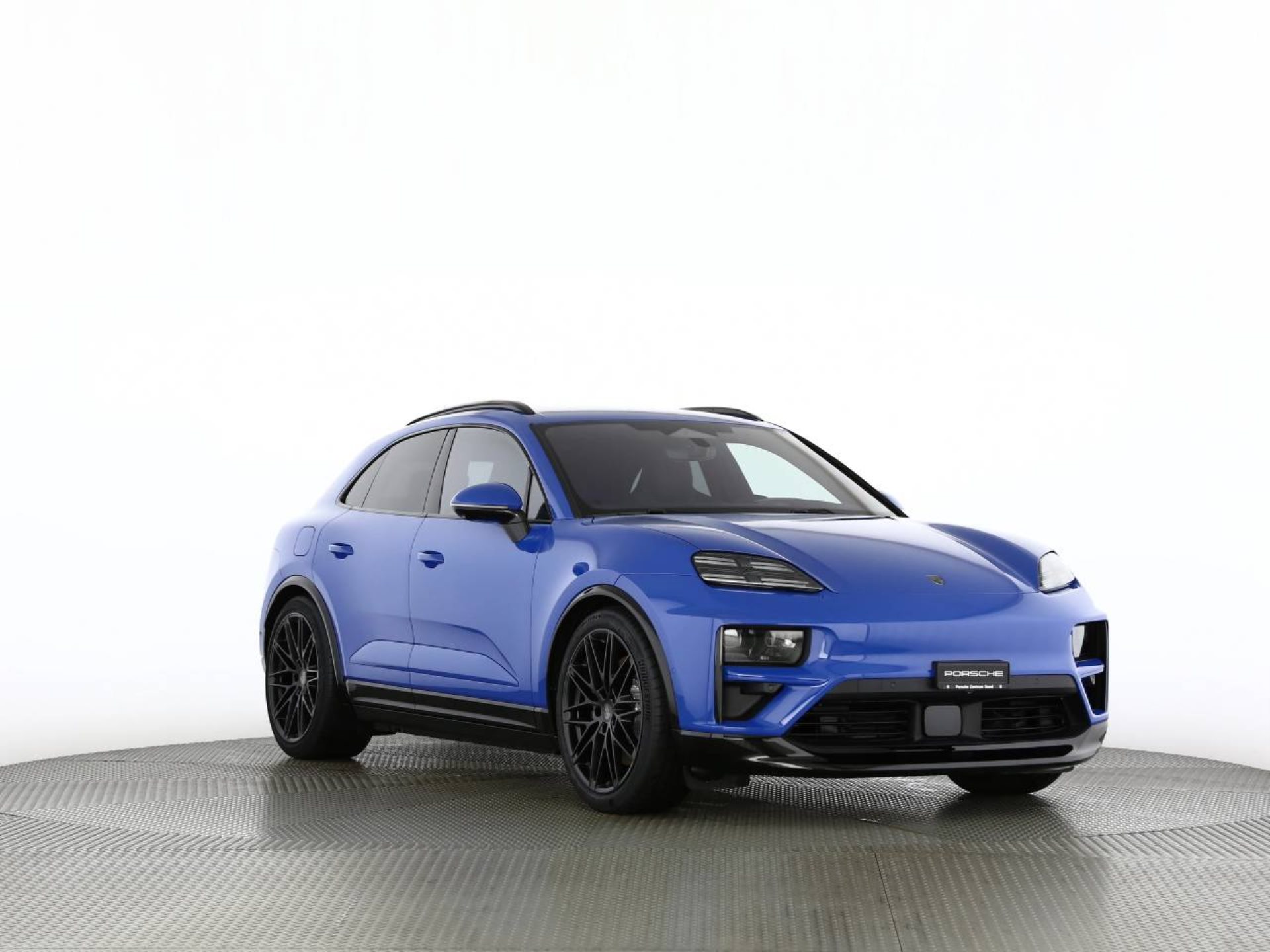 PORSCHE Macan Turbo-image-30