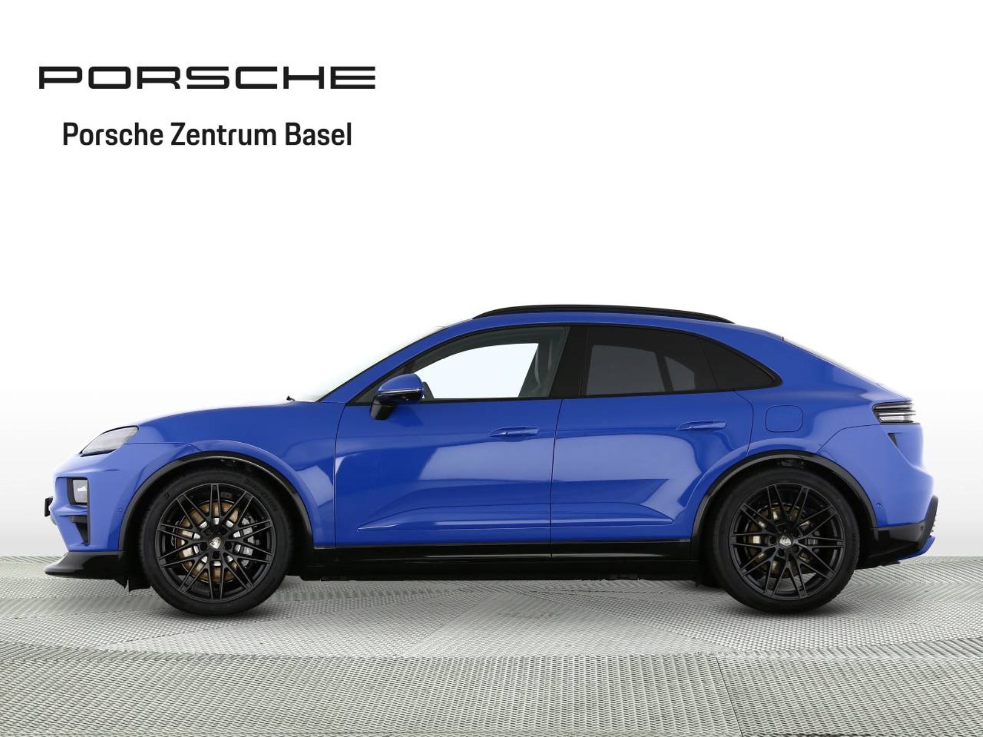 PORSCHE Macan Turbo-image-1