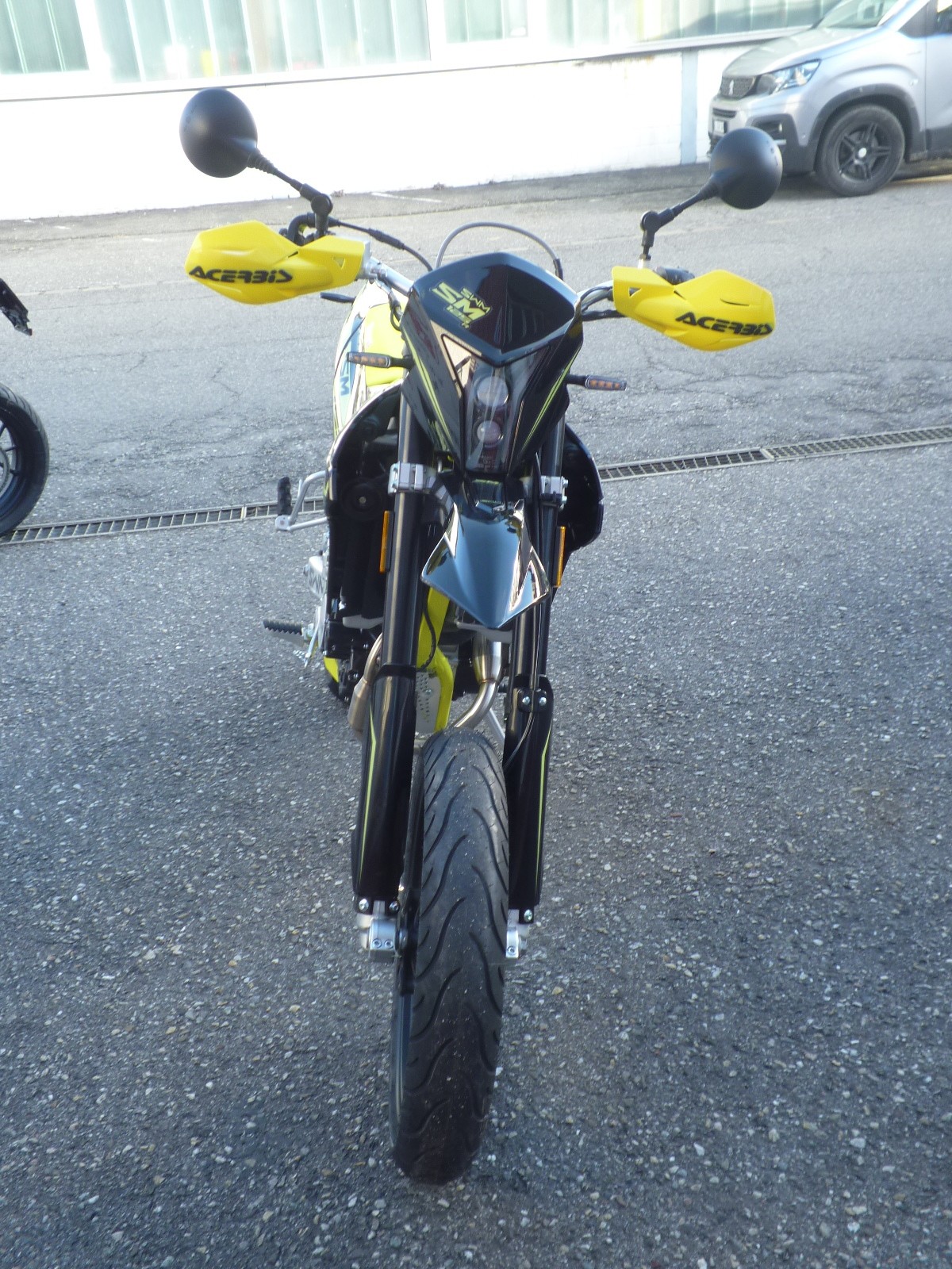 SWM SM 125 R ABS-image-2