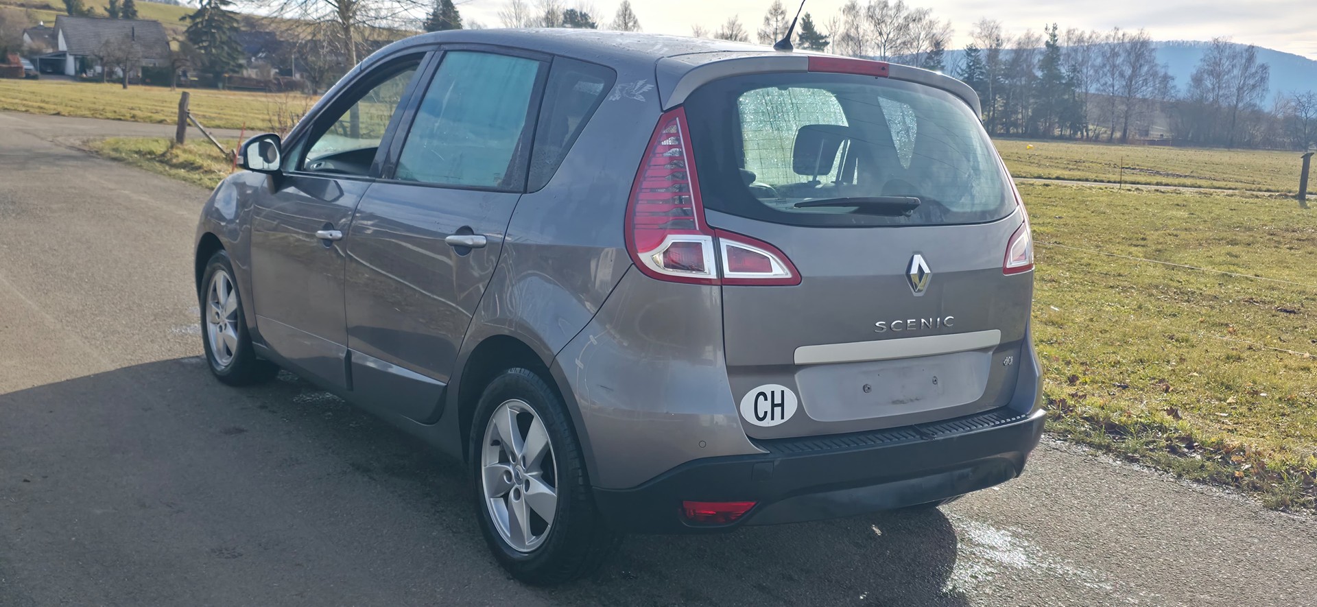RENAULT Scénic 1.6 dCi Dynamique-image-2