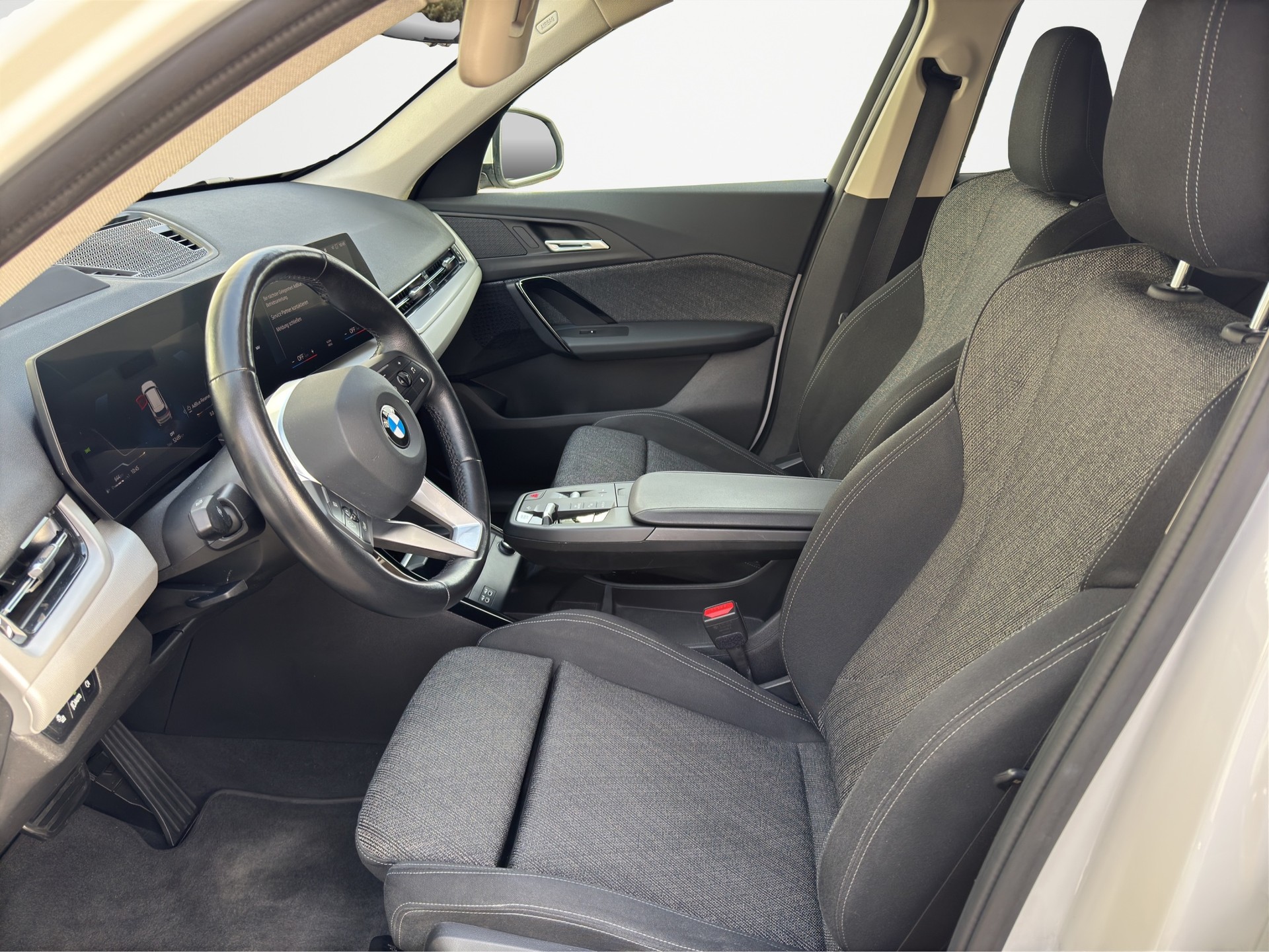 BMW X1 20d xDrive-image-10