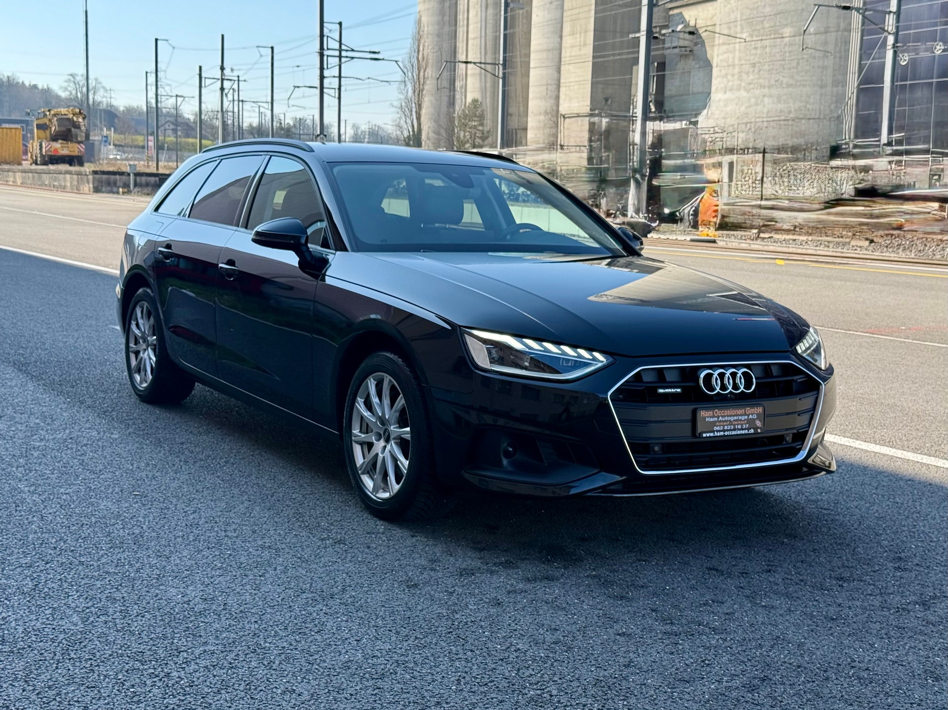 AUDI A4 Avant 40 TDI quattro S-tronic-image-3