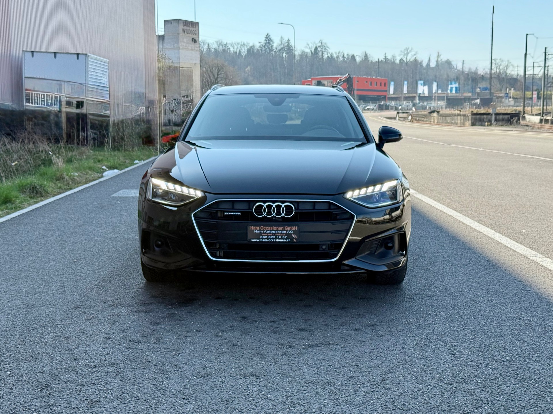 AUDI A4 Avant 40 TDI quattro S-tronic-image-0