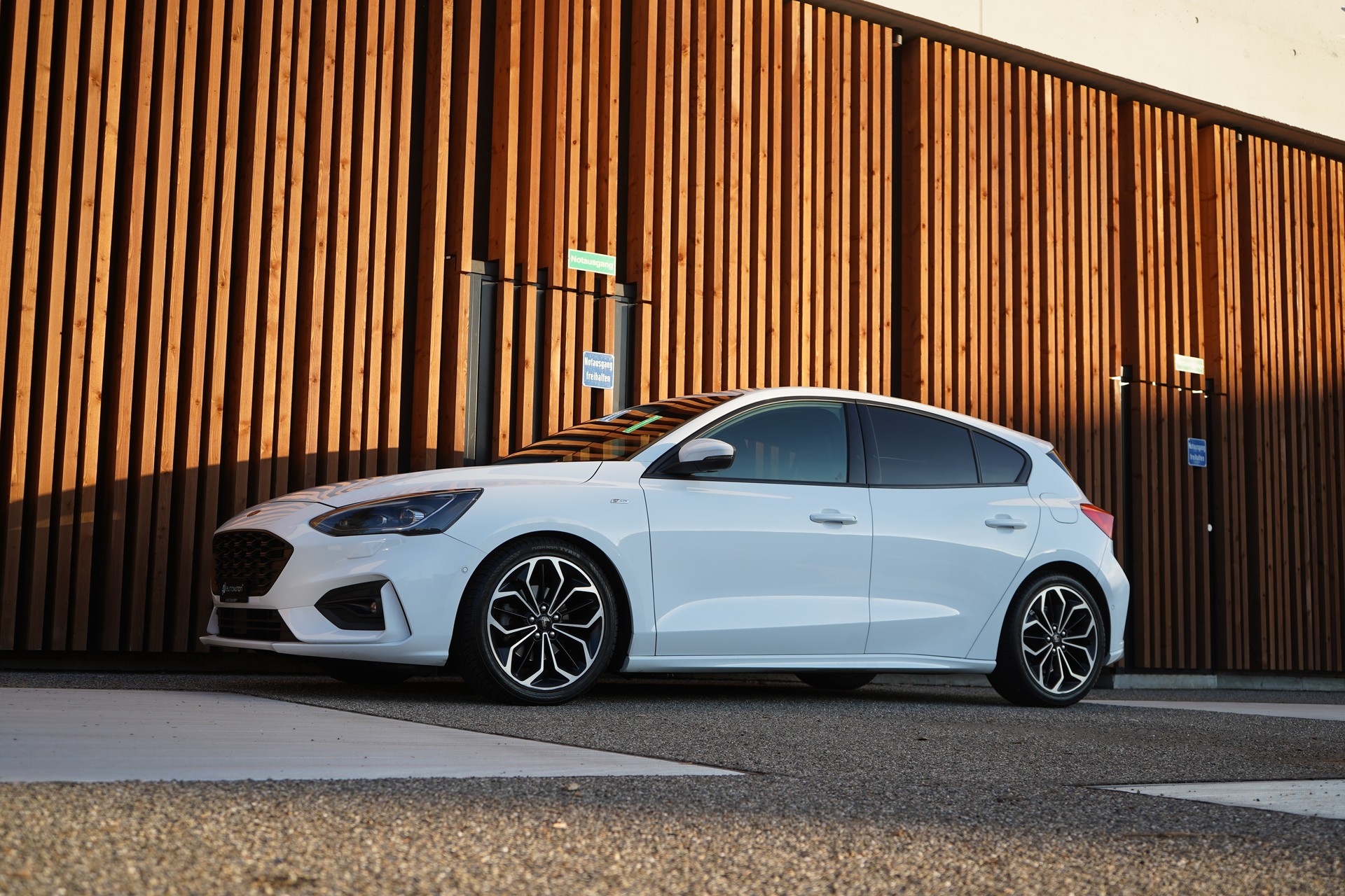 FORD FOCUS 1.5 TDCi ST LINE AUTOMATIC l 120 PS-image-8