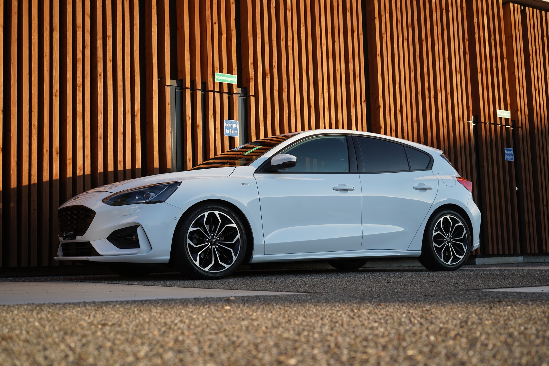 FORD FOCUS 1.5 TDCi ST LINE AUTOMATIC l 120 PS-image-10