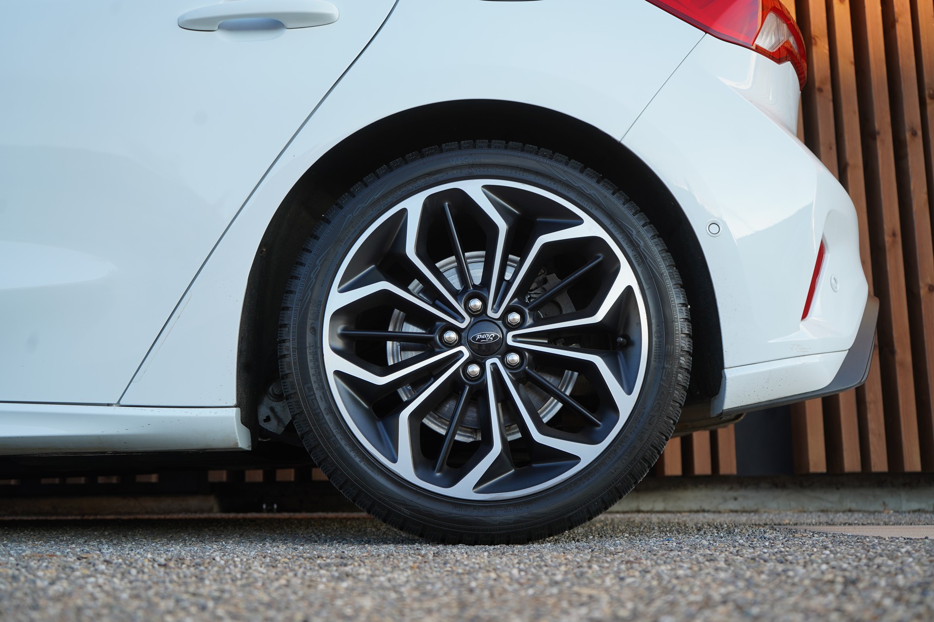 FORD FOCUS 1.5 TDCi ST LINE AUTOMATIC l 120 PS-image-17