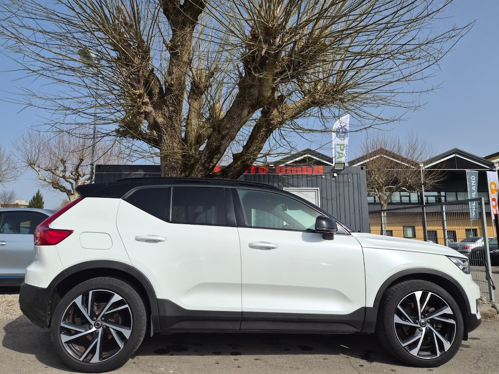 VOLVO XC40 D4 AWD R-Design Geartronic-image-6