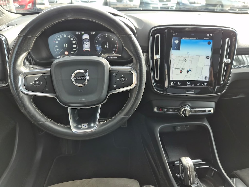 VOLVO XC40 D4 AWD R-Design Geartronic-image-12