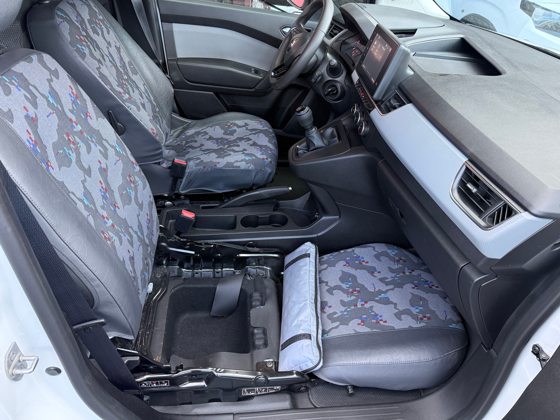 RENAULT Kangoo Van 1.5 dCi-image-6
