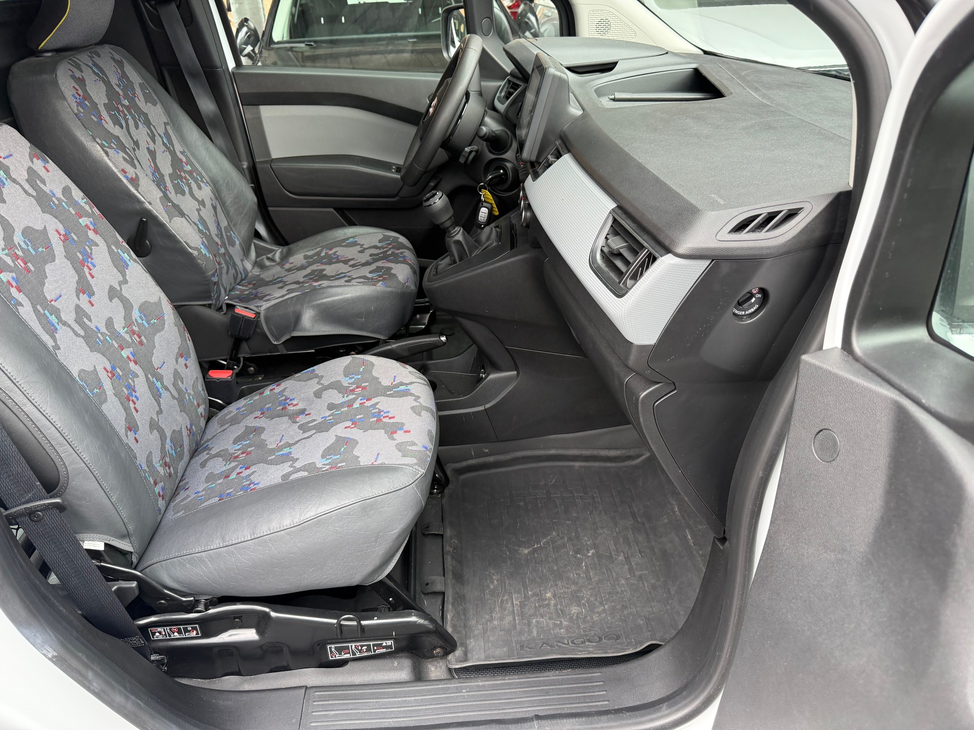 RENAULT Kangoo Van 1.5 dCi-image-16